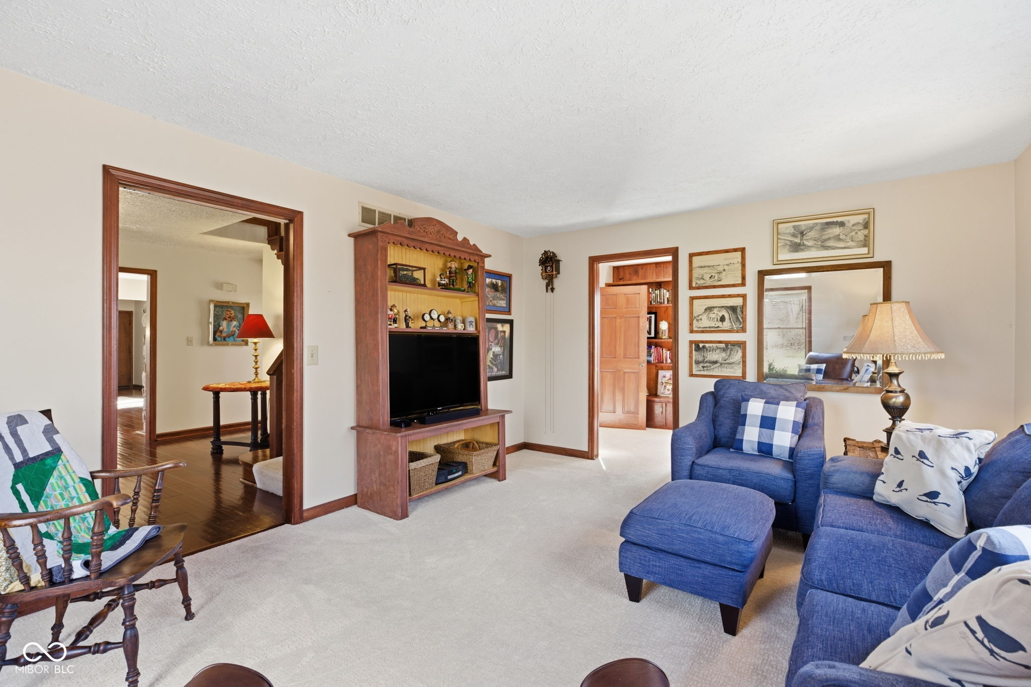 2903 W Carr Hill Road