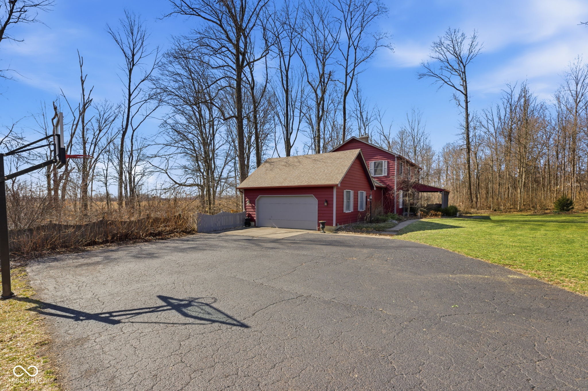 2903 W Carr Hill Road