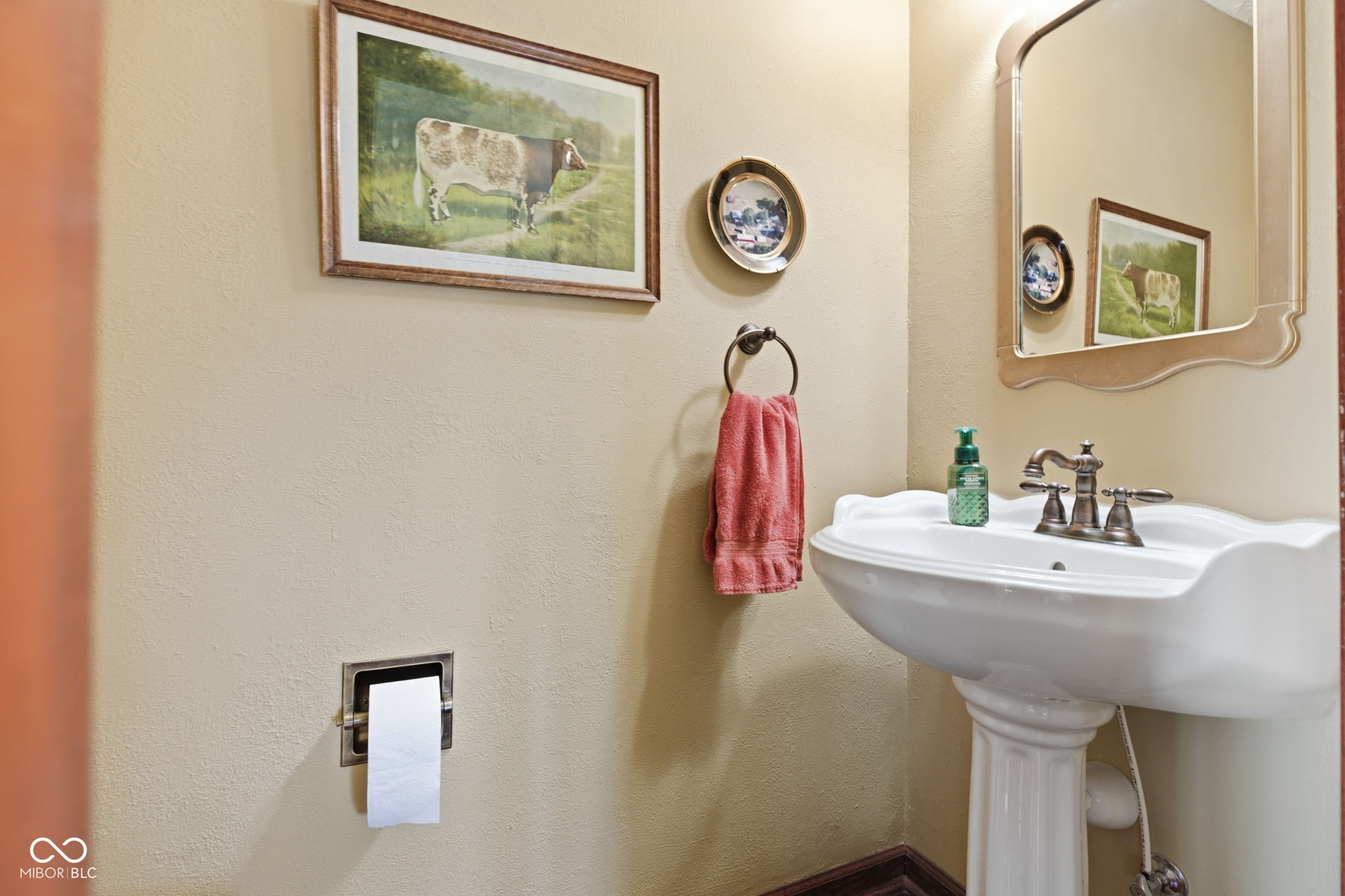 2903 W Carr Hill Road