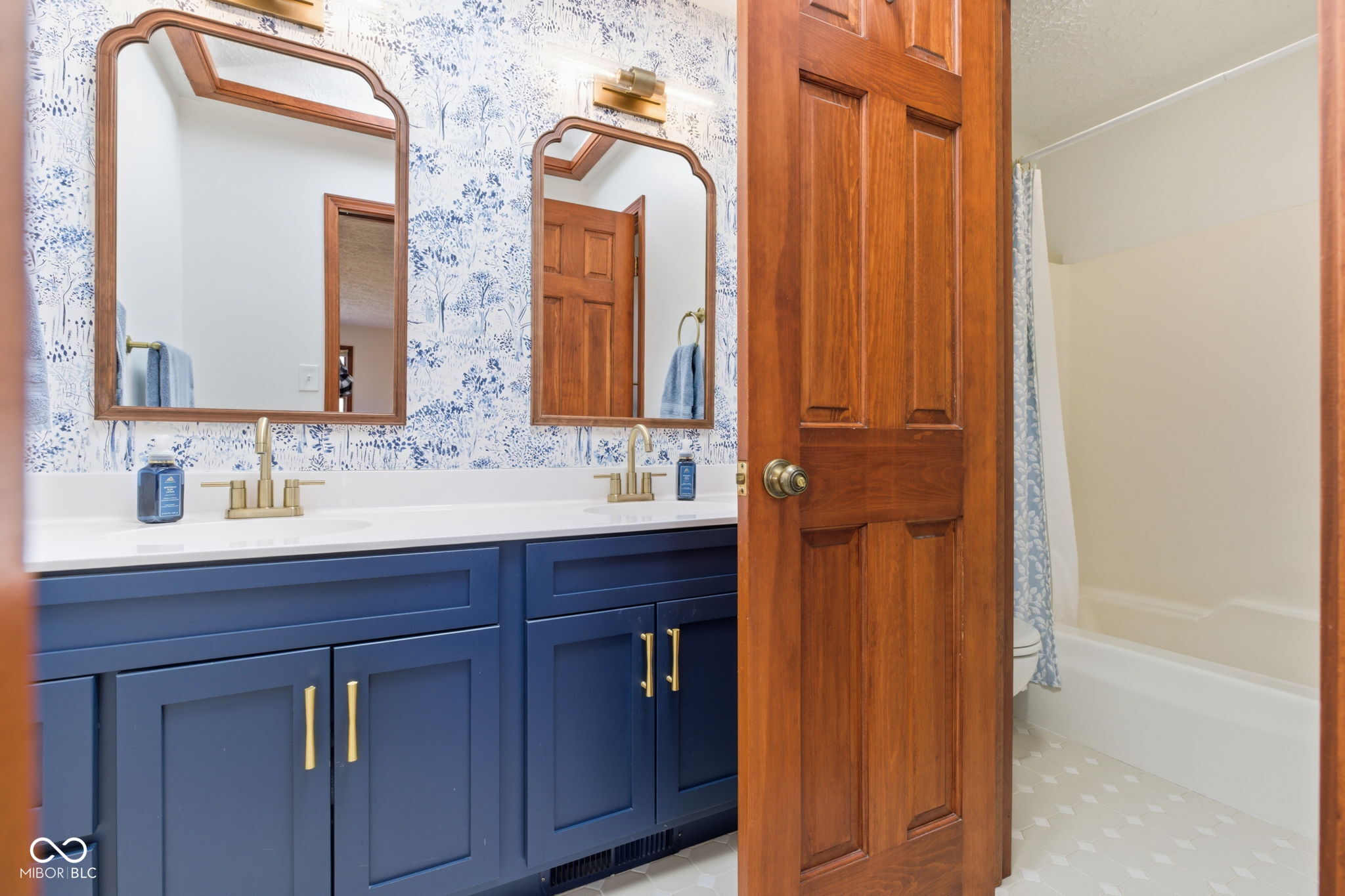 2903 W Carr Hill Road