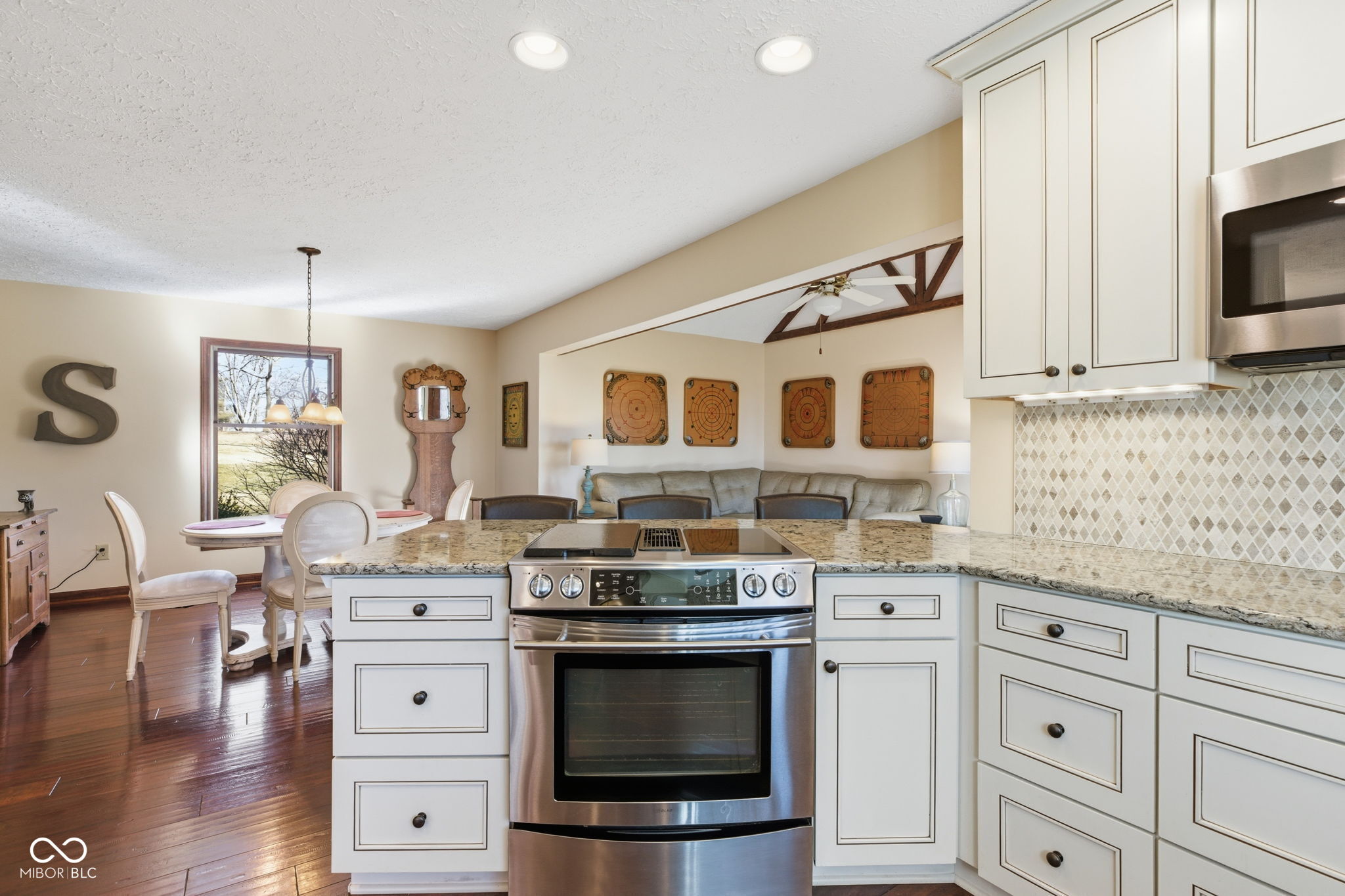 2903 W Carr Hill Road