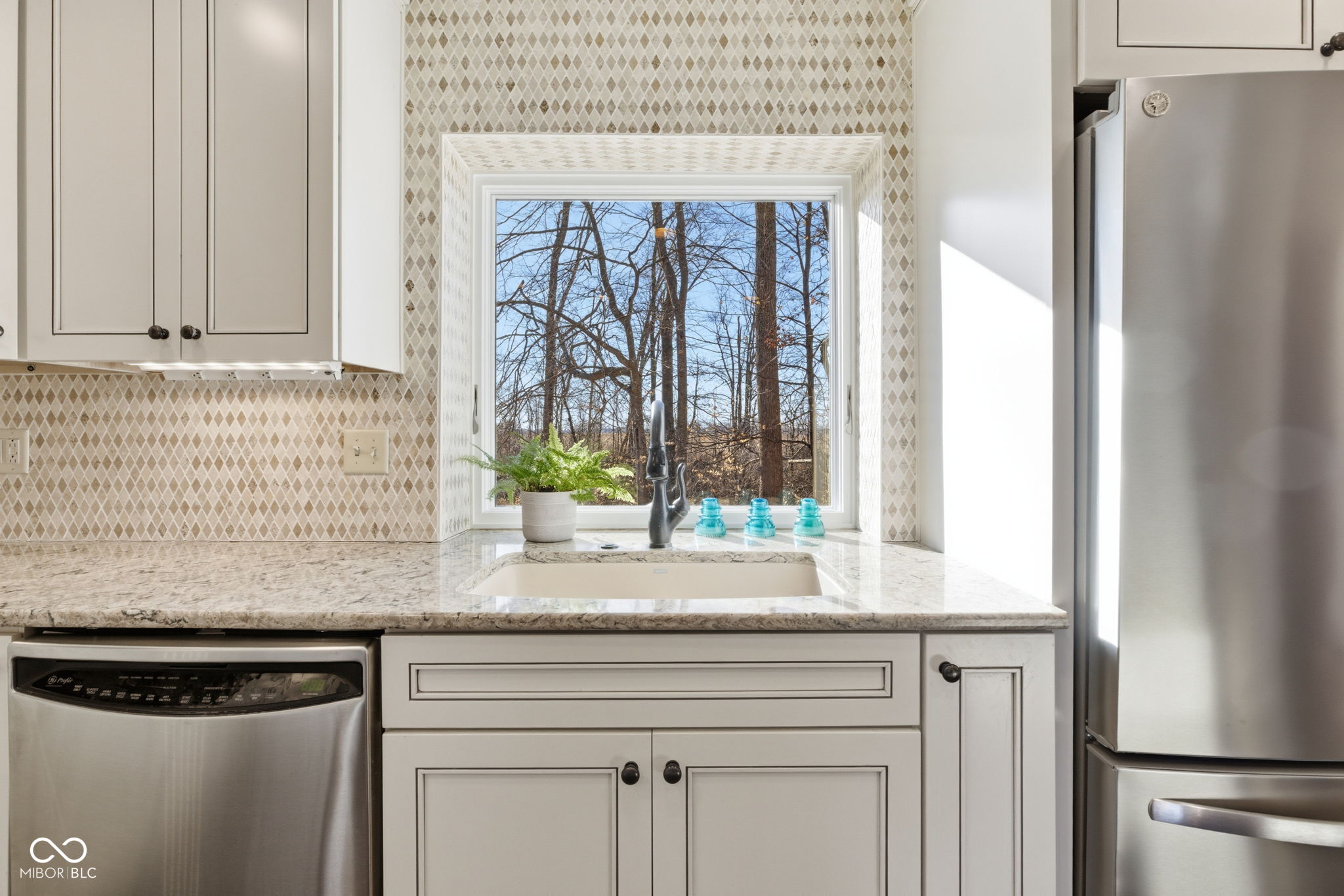 2903 W Carr Hill Road