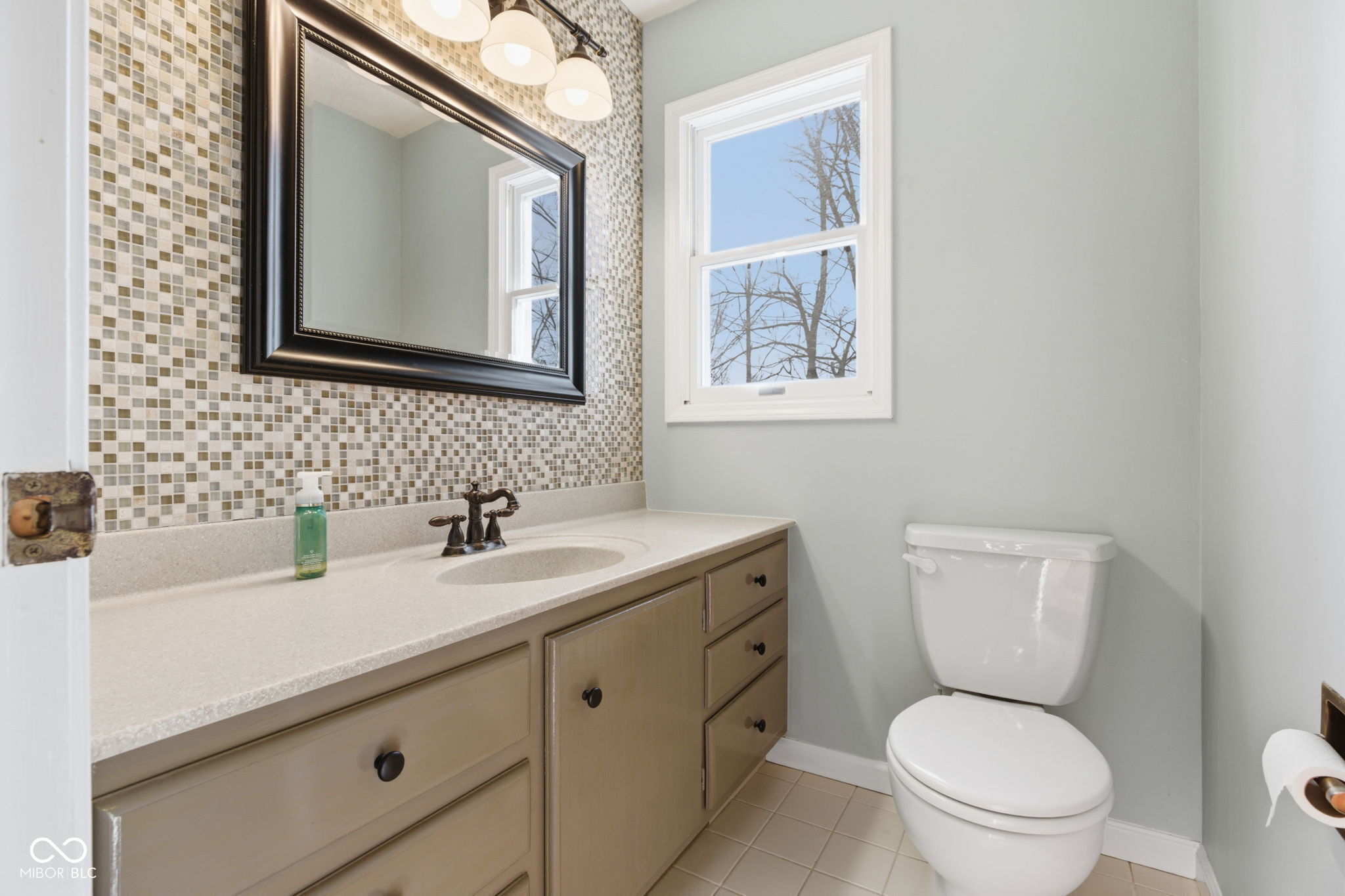 2903 W Carr Hill Road