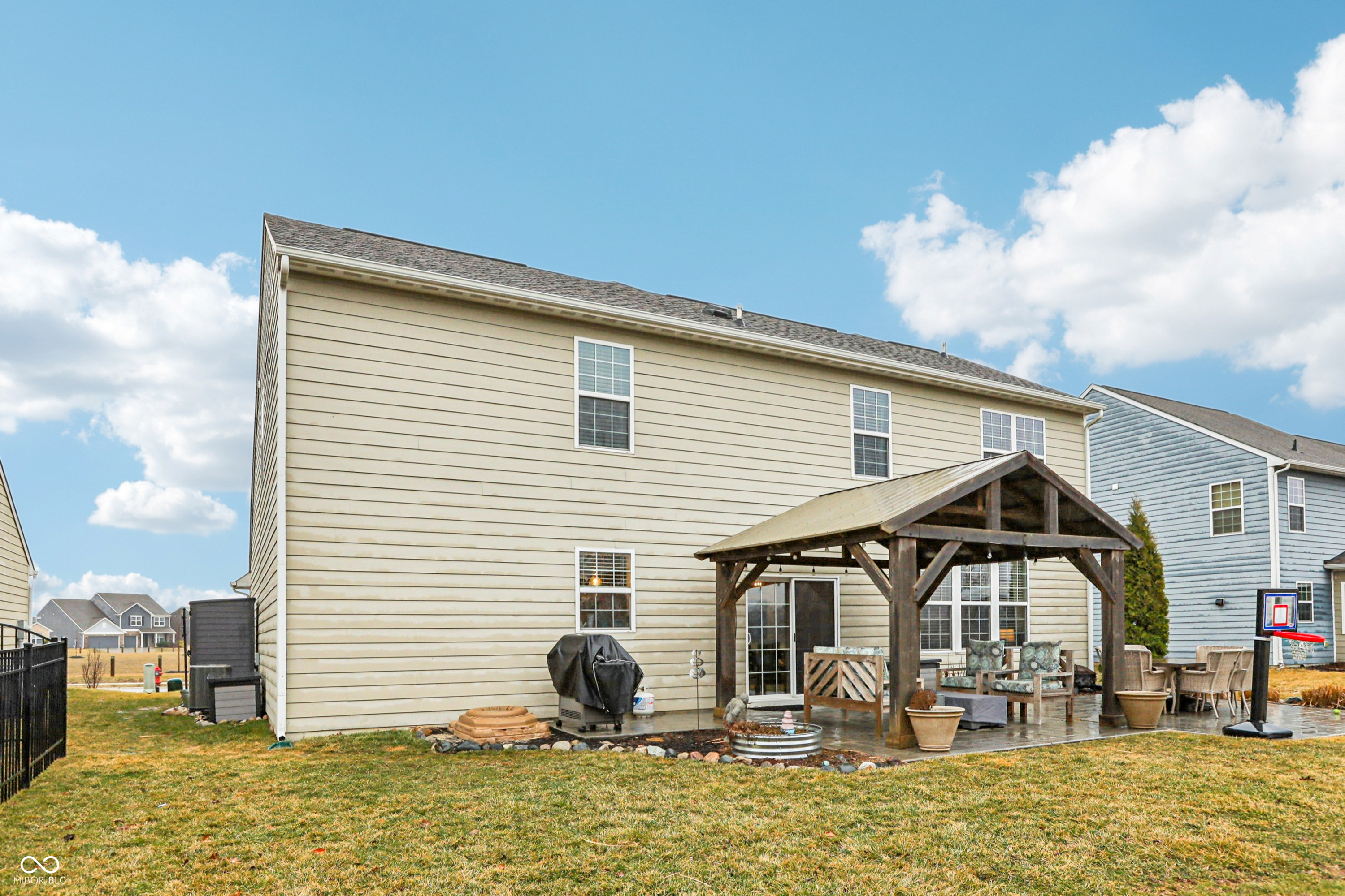 5473 Crowley Parkway
