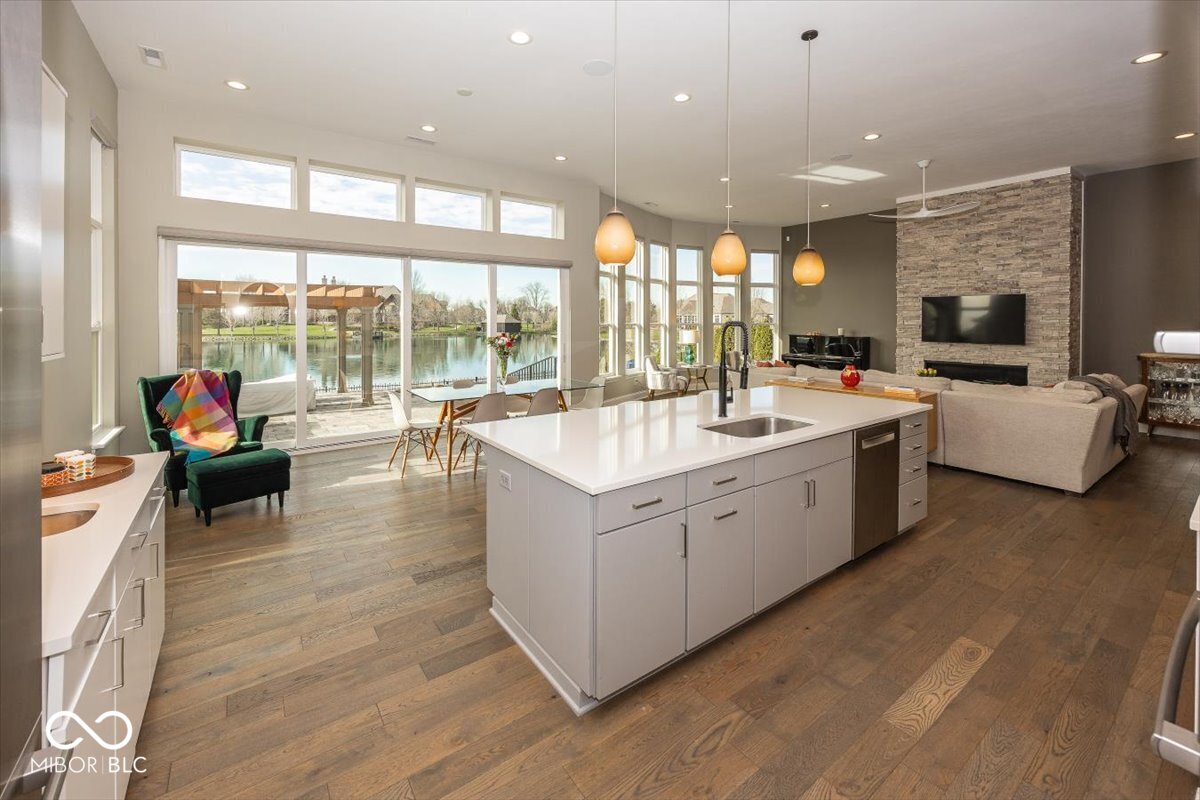 4305 Prairie Falcon Drive