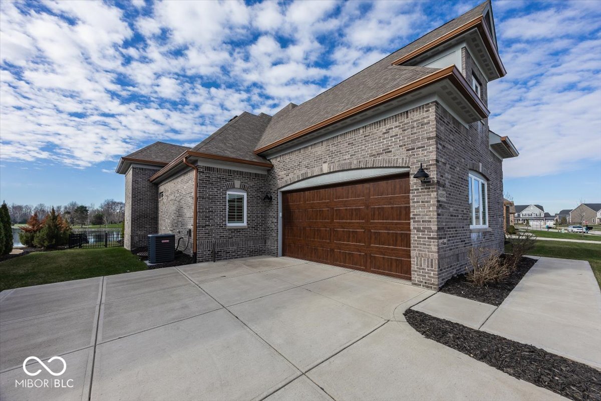 4305 Prairie Falcon Drive