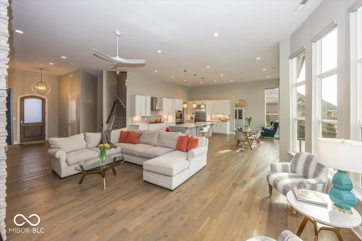 4305 Prairie Falcon Drive