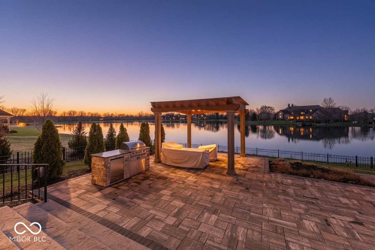 4305 Prairie Falcon Drive
