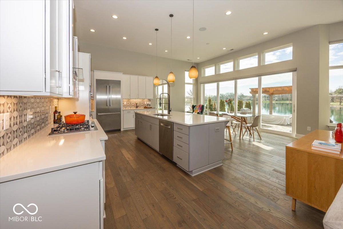 4305 Prairie Falcon Drive