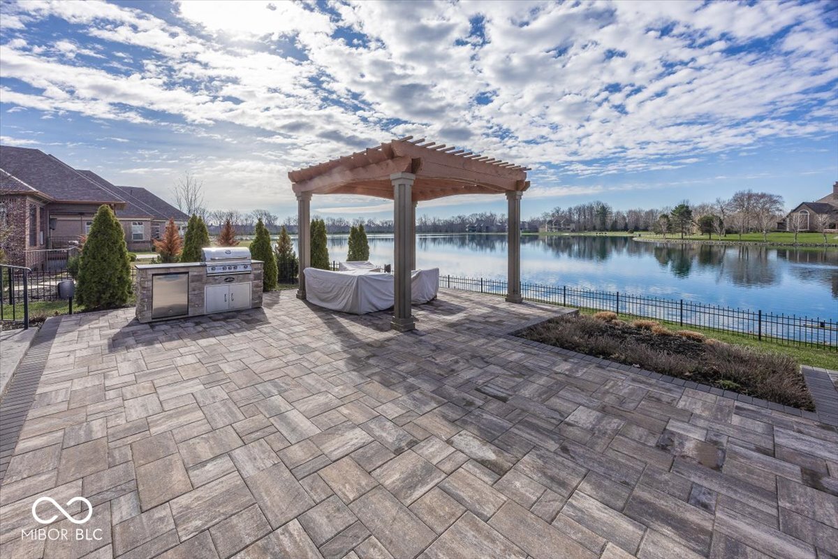 4305 Prairie Falcon Drive