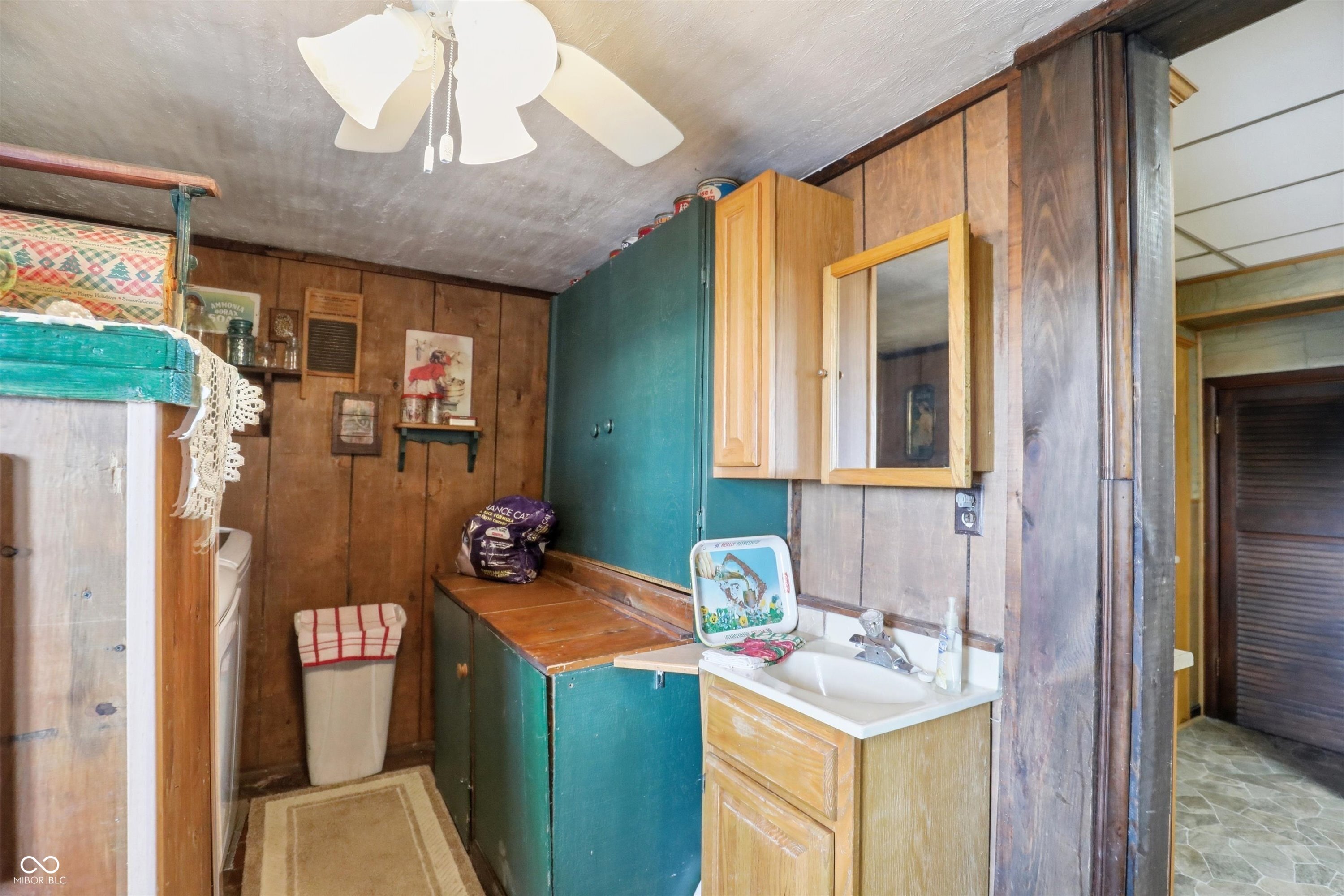 10719 E State Road 38