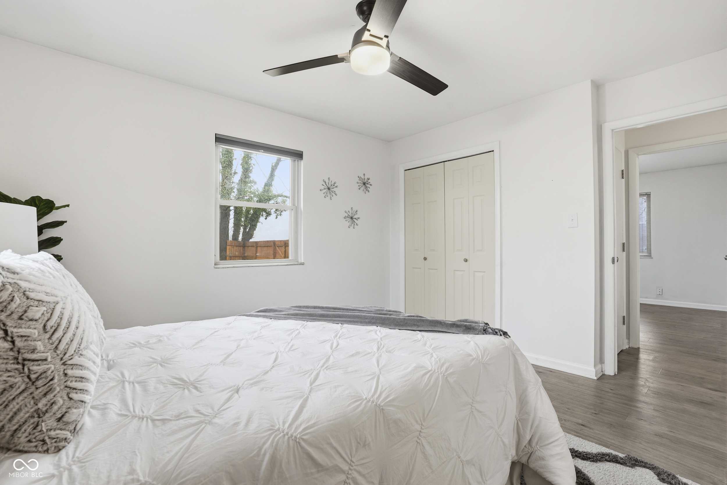1208 W 79th Street