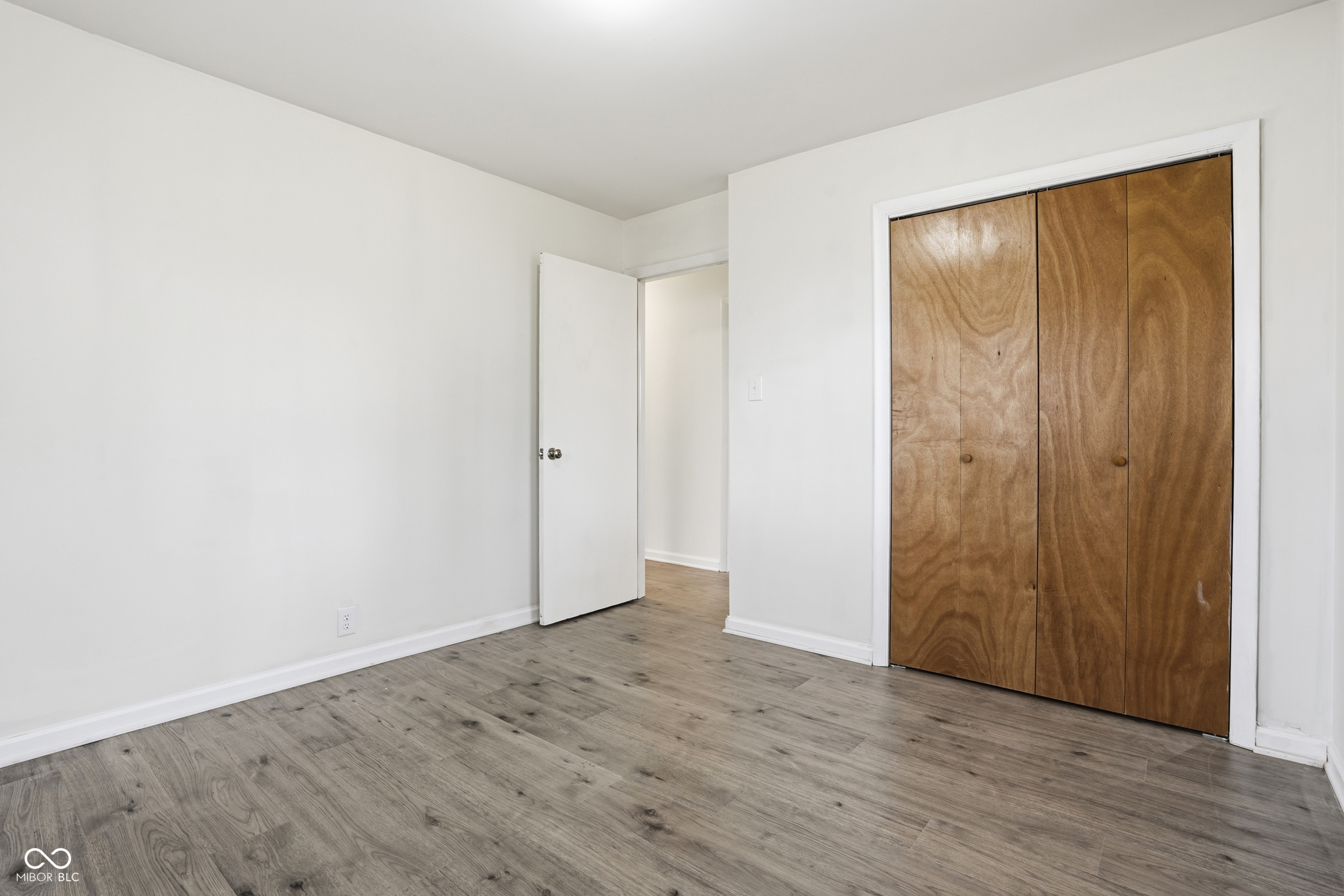 1208 W 79th Street