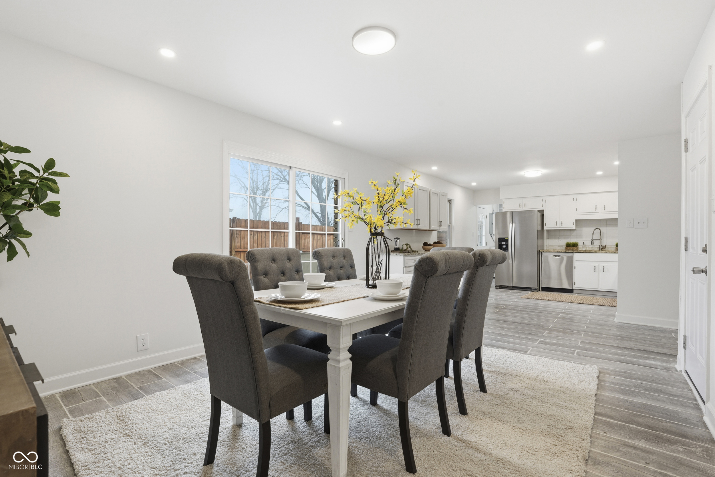1208 W 79th Street