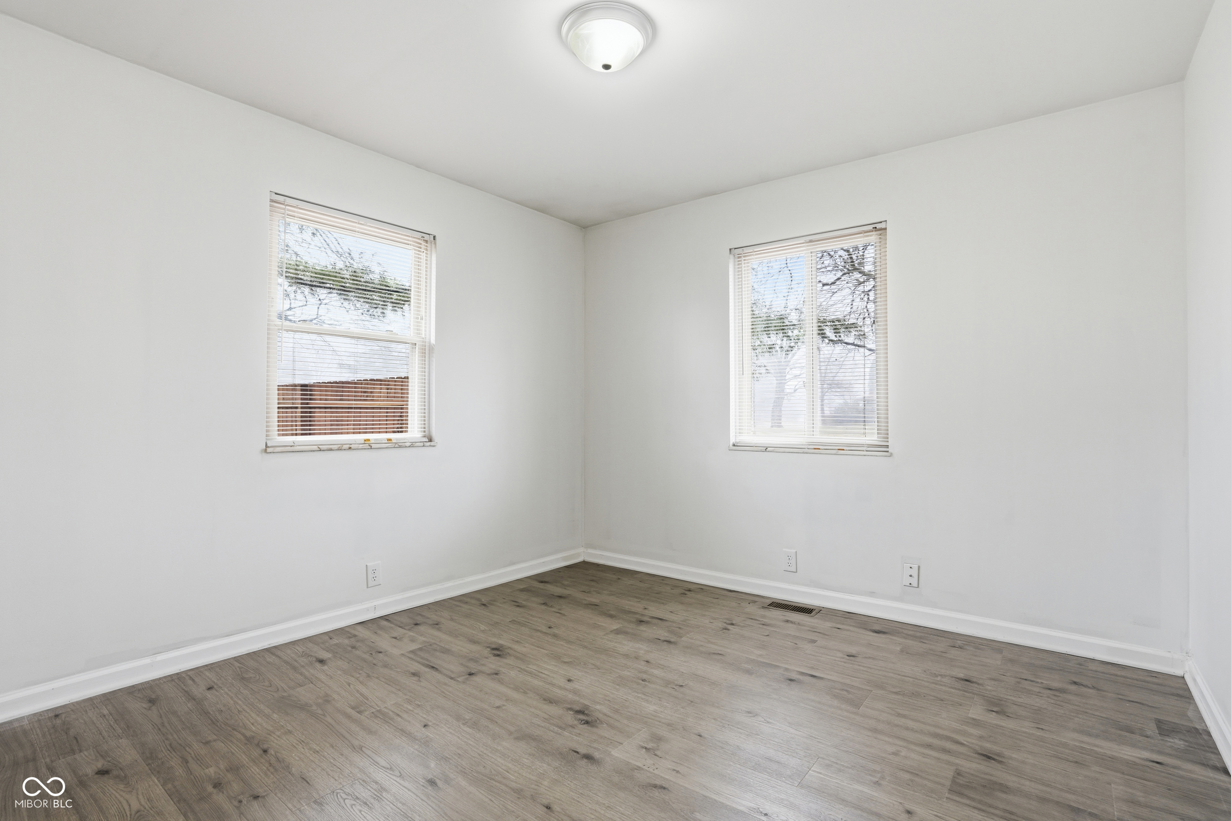 1208 W 79th Street