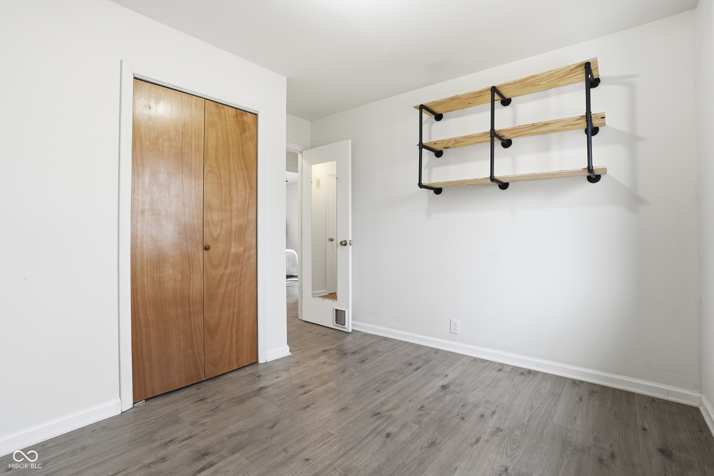 1208 W 79th Street