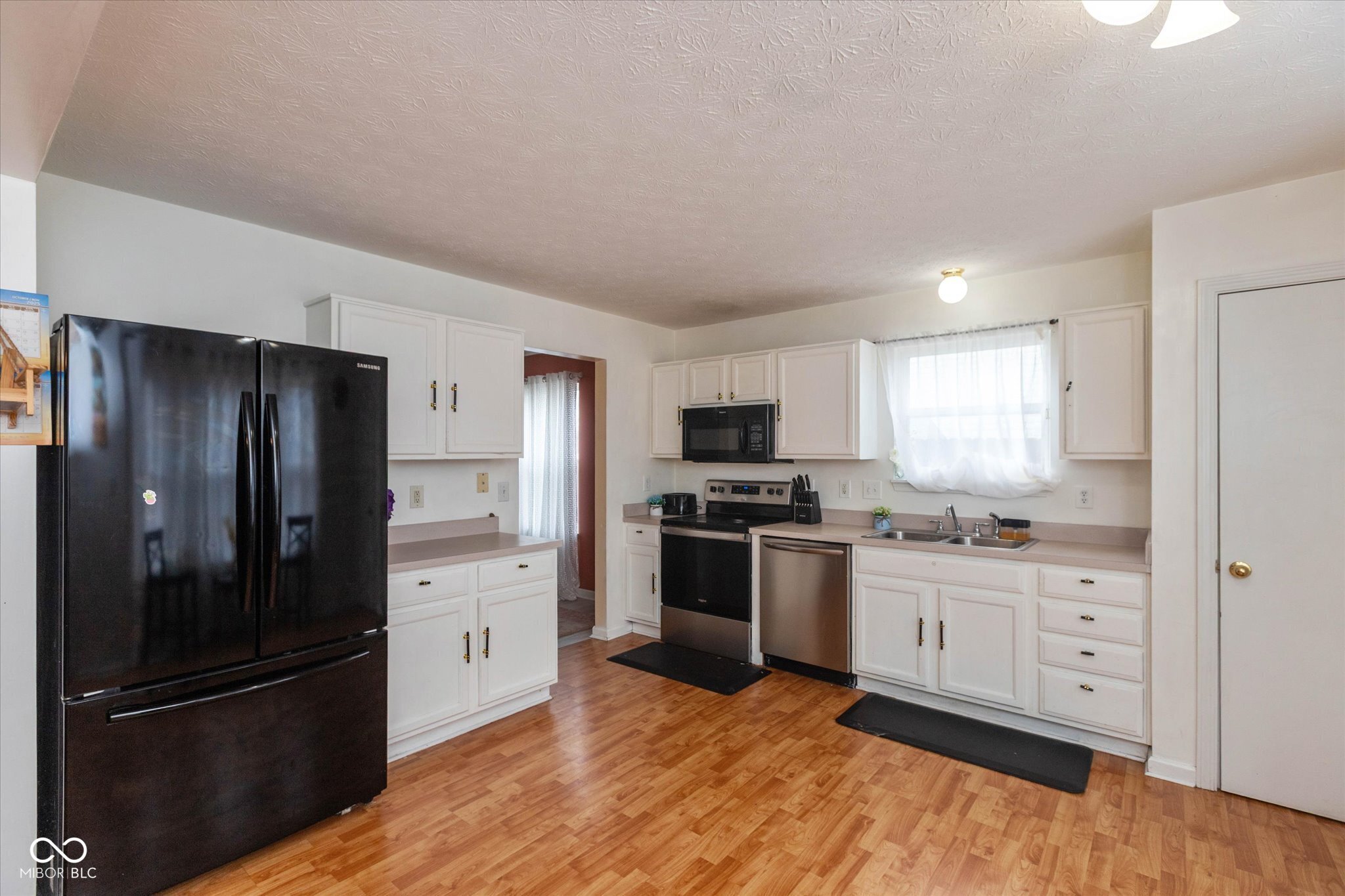 5527 Forest Ridge Court