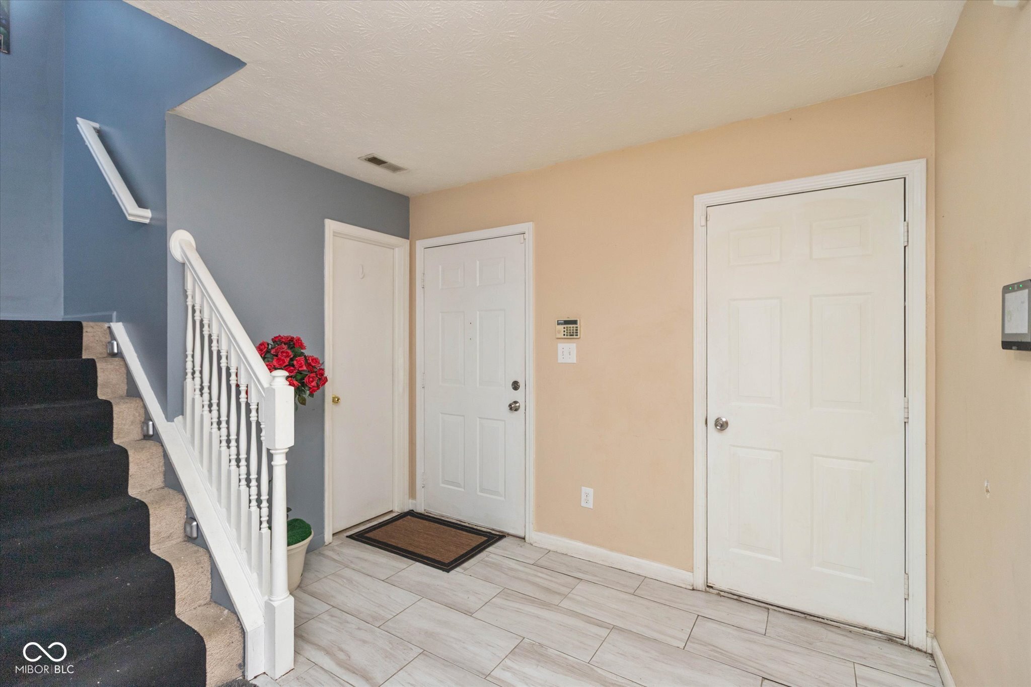 5527 Forest Ridge Court