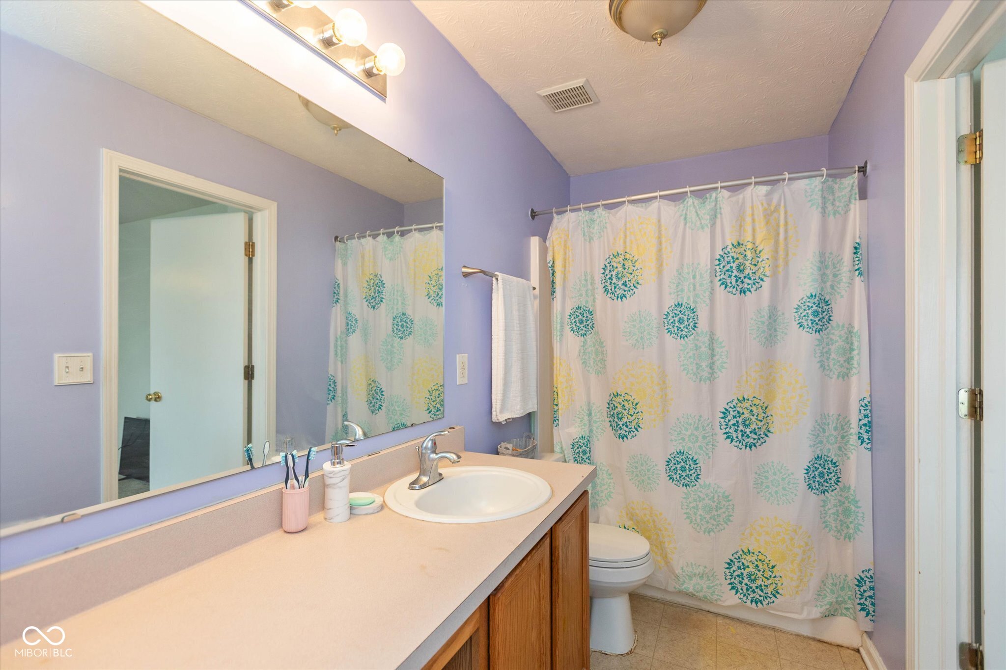 5527 Forest Ridge Court