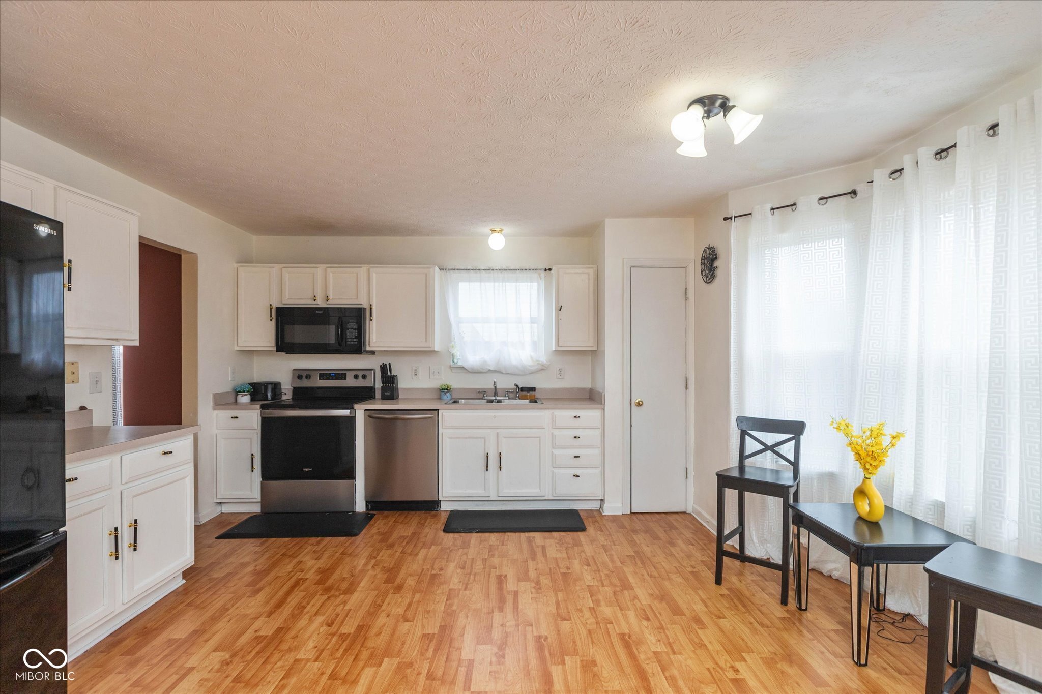 5527 Forest Ridge Court