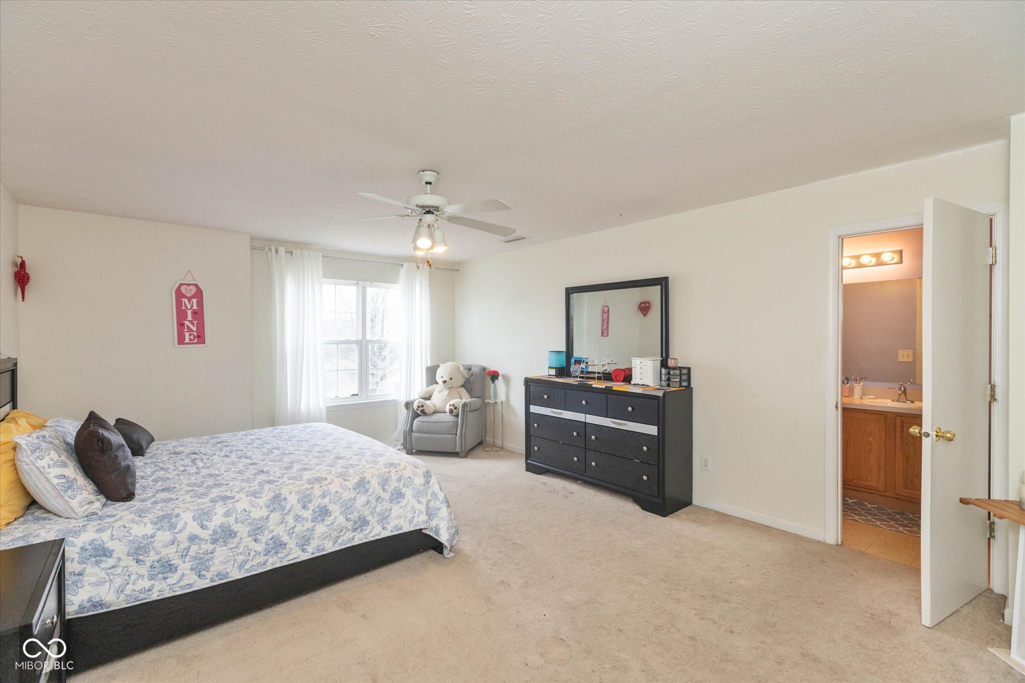 5527 Forest Ridge Court