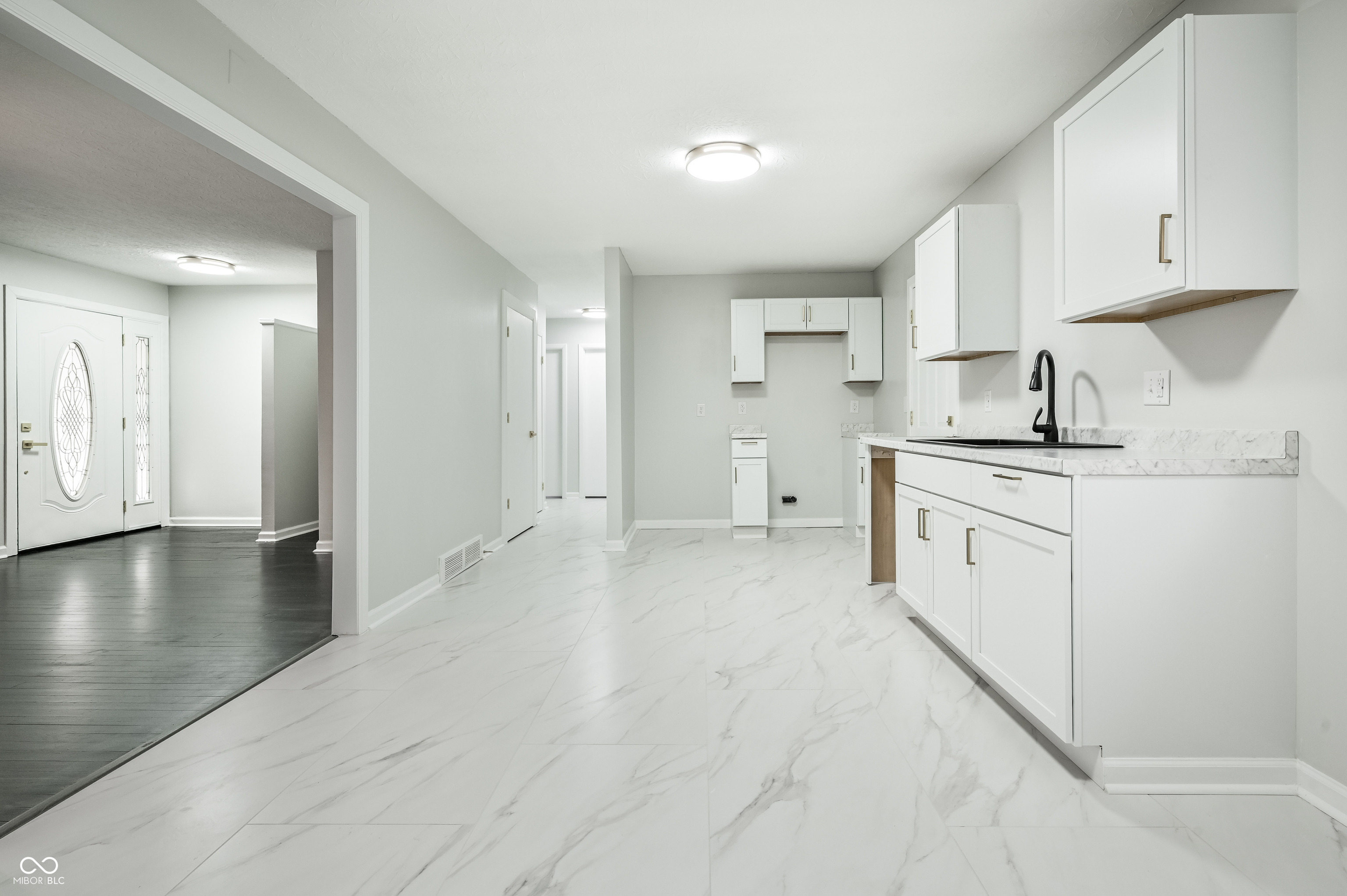 7527 E Raymond Street