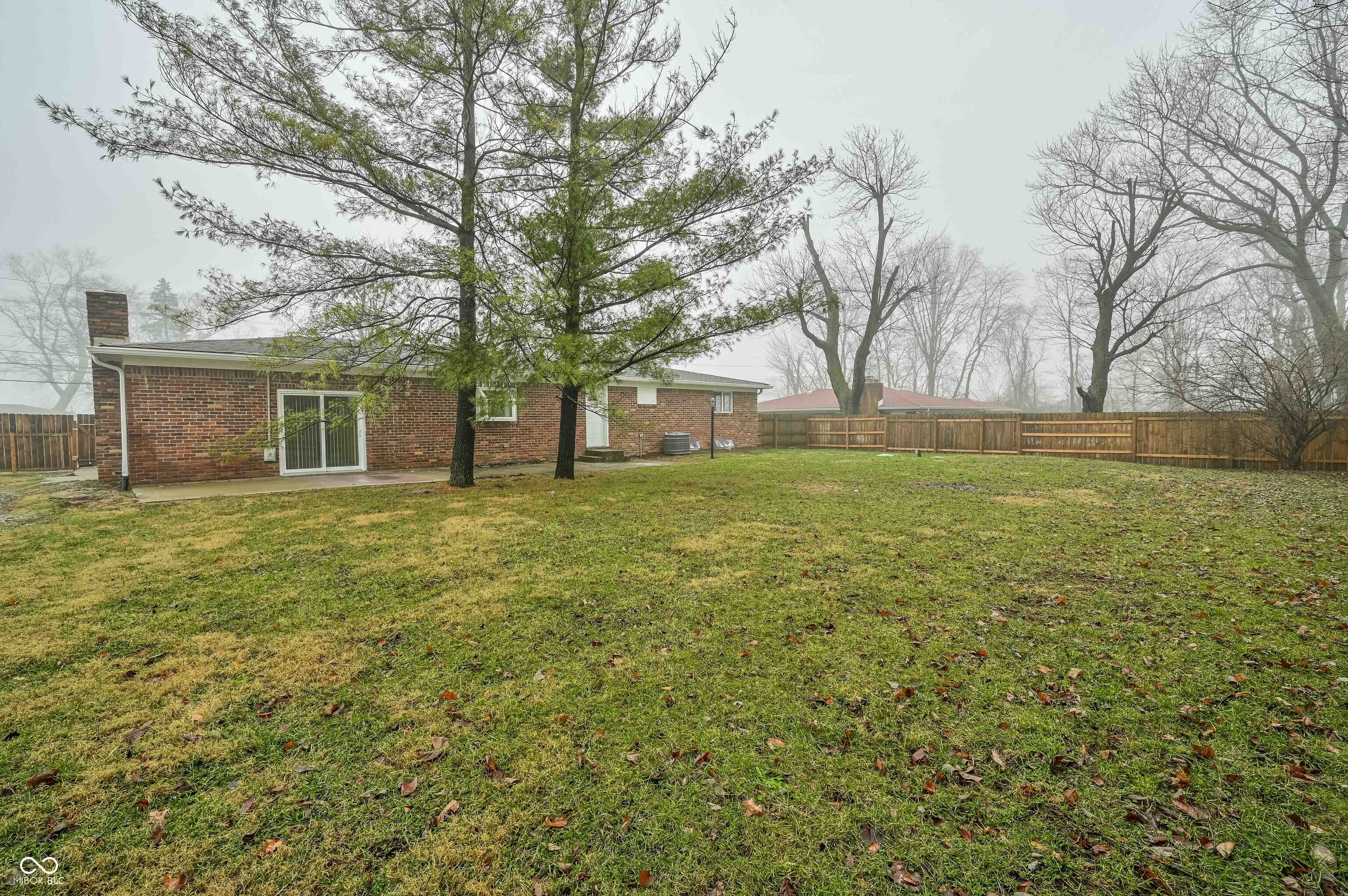 7527 E Raymond Street