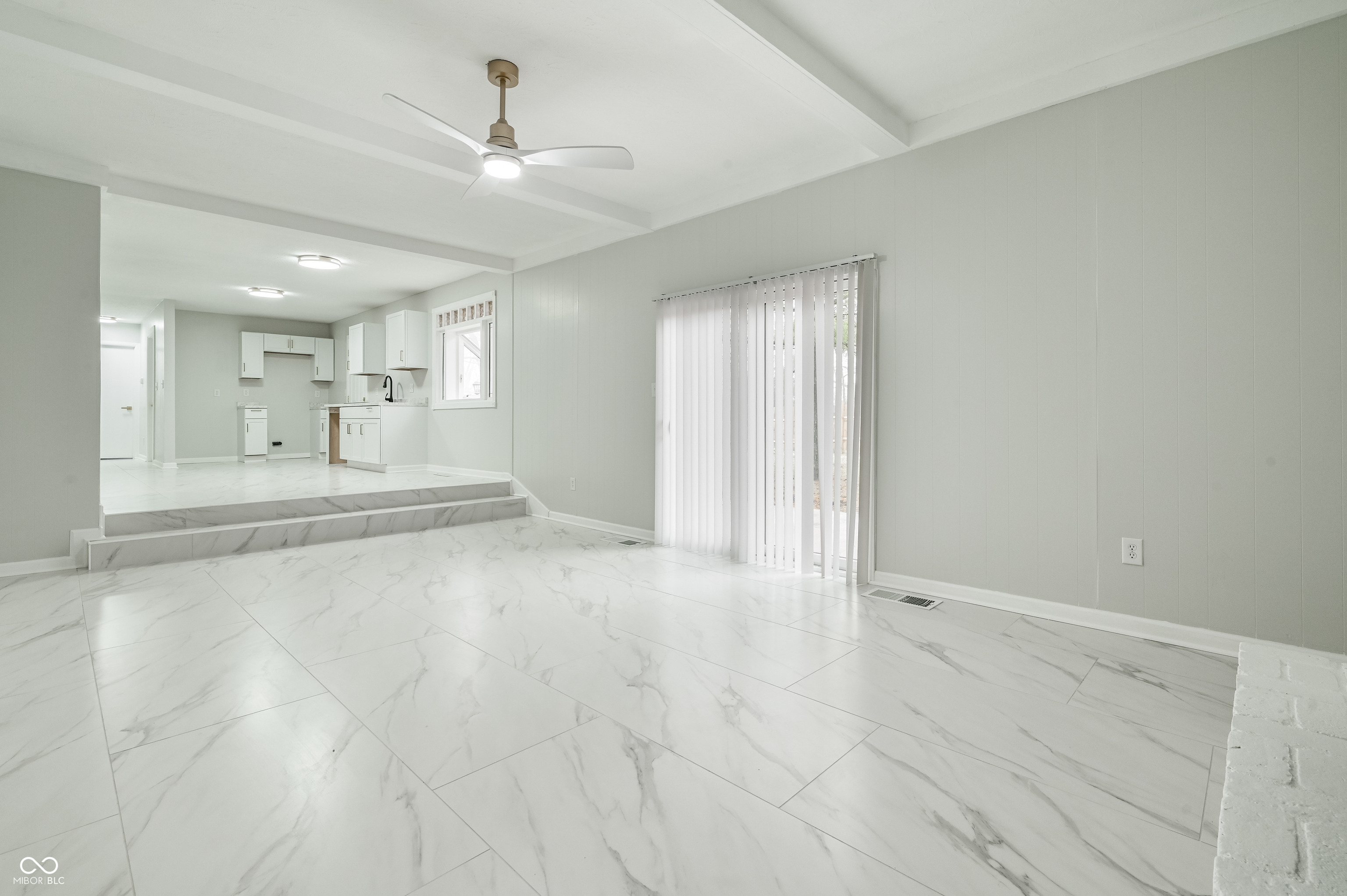 7527 E Raymond Street