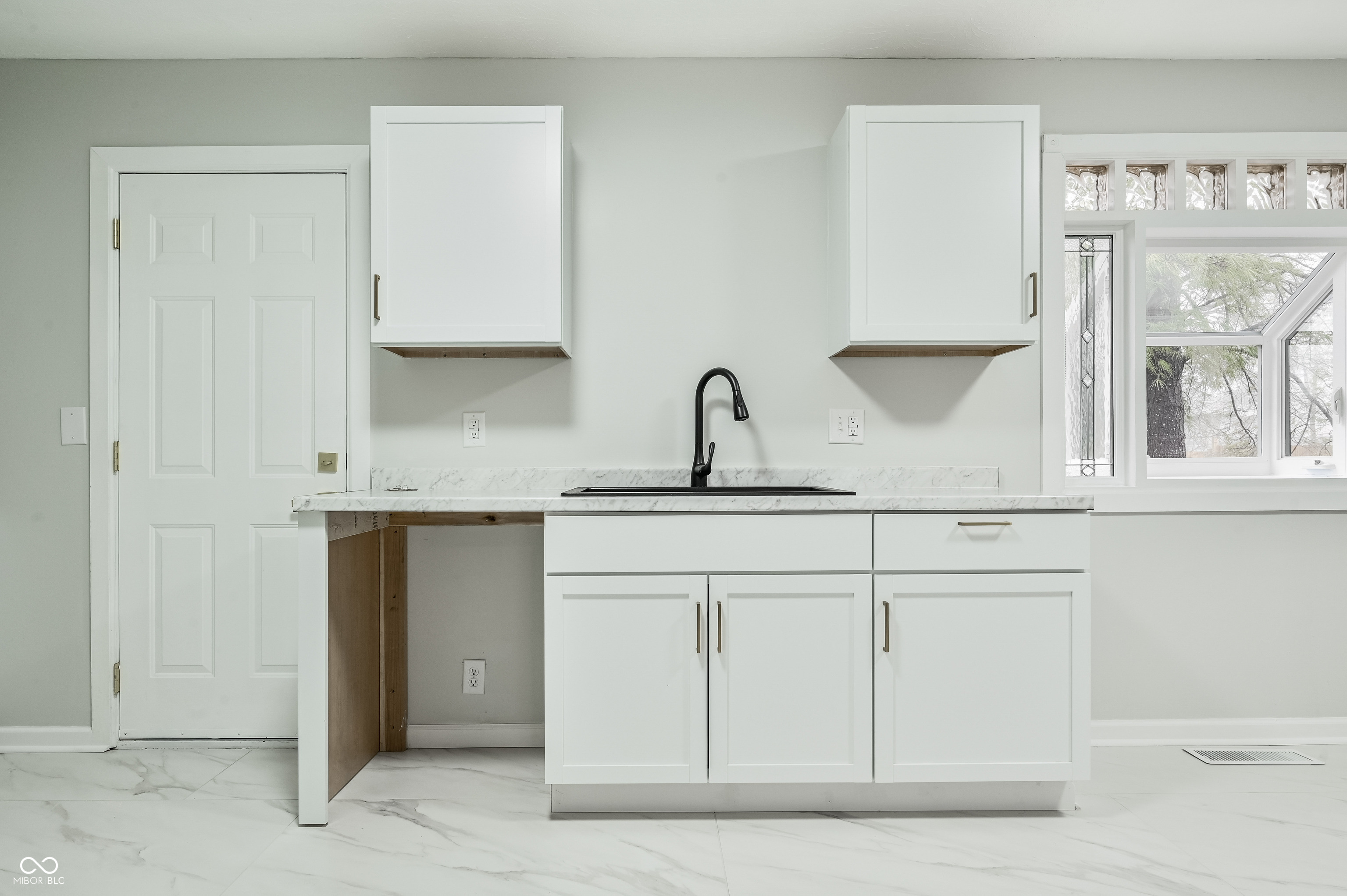 7527 E Raymond Street