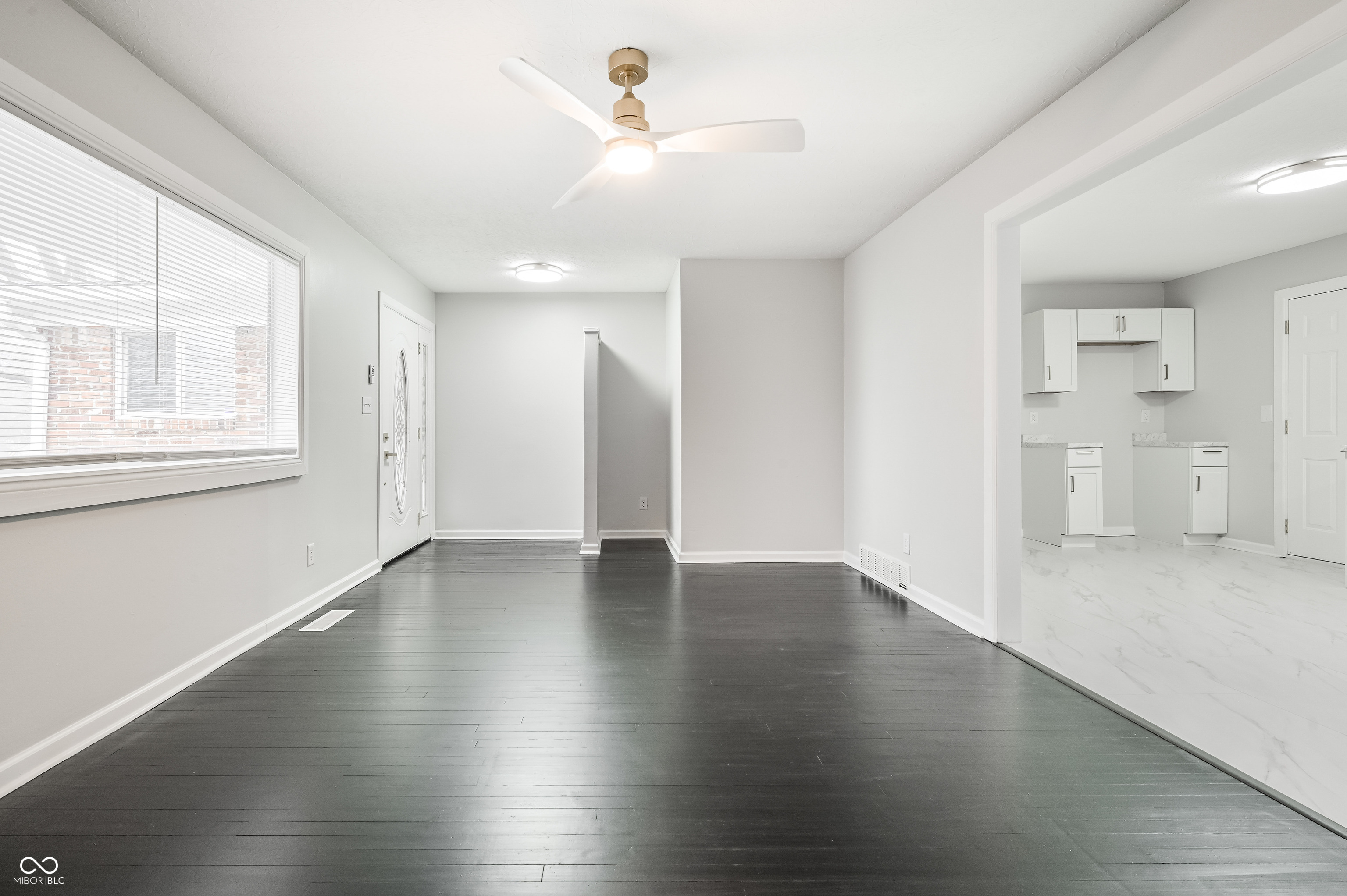 7527 E Raymond Street