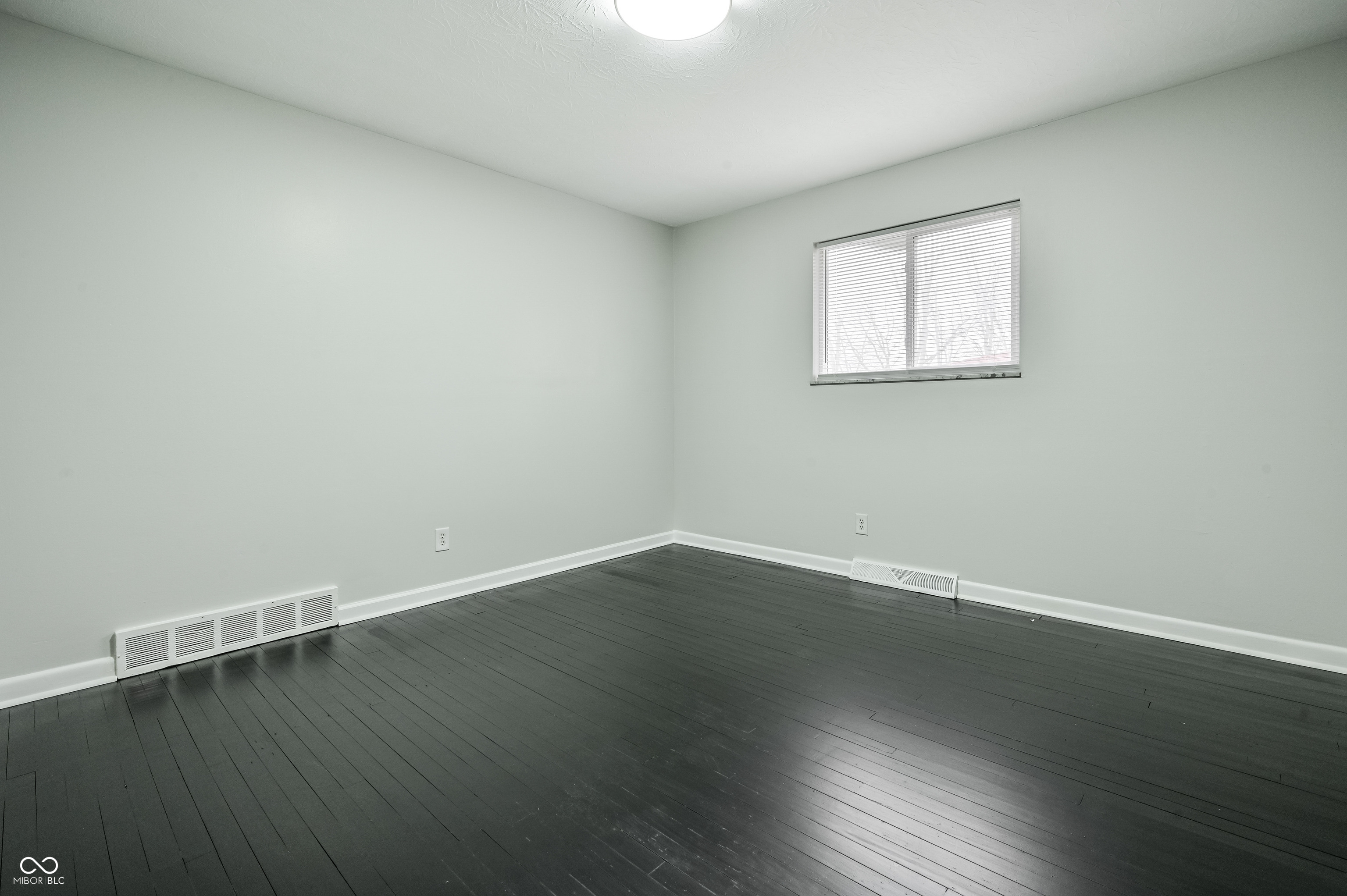 7527 E Raymond Street