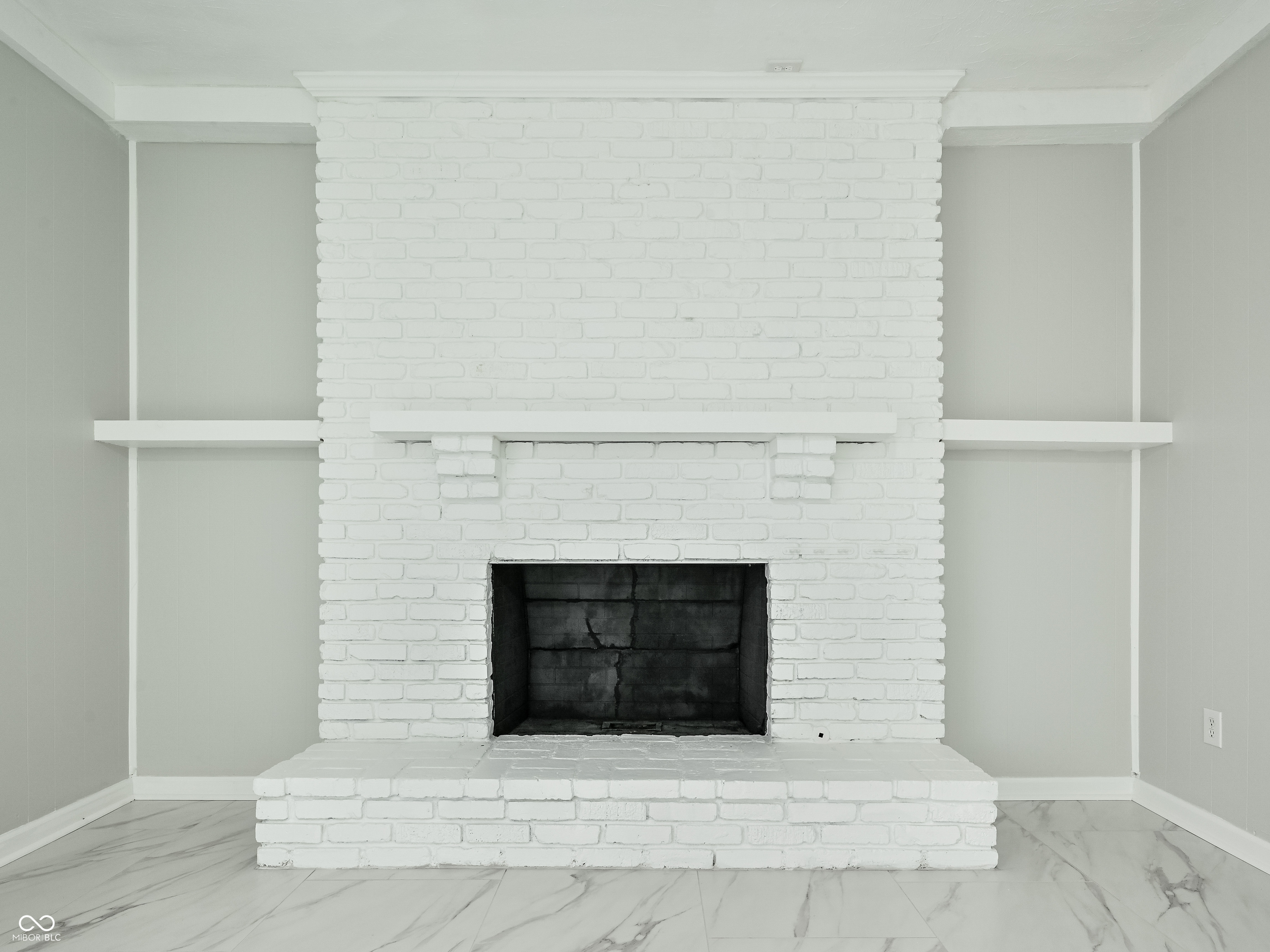 7527 E Raymond Street