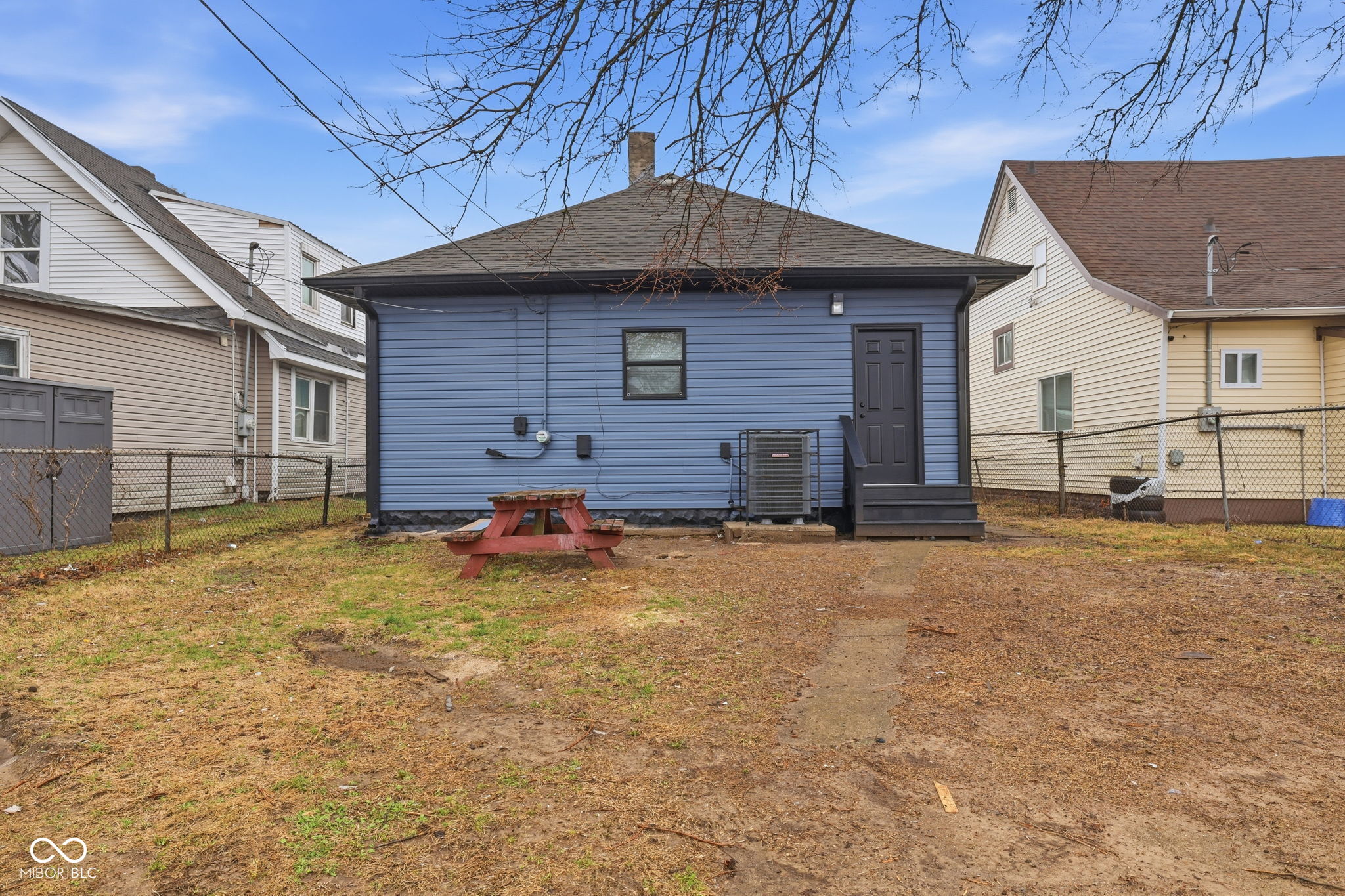 1114 N Mount Street