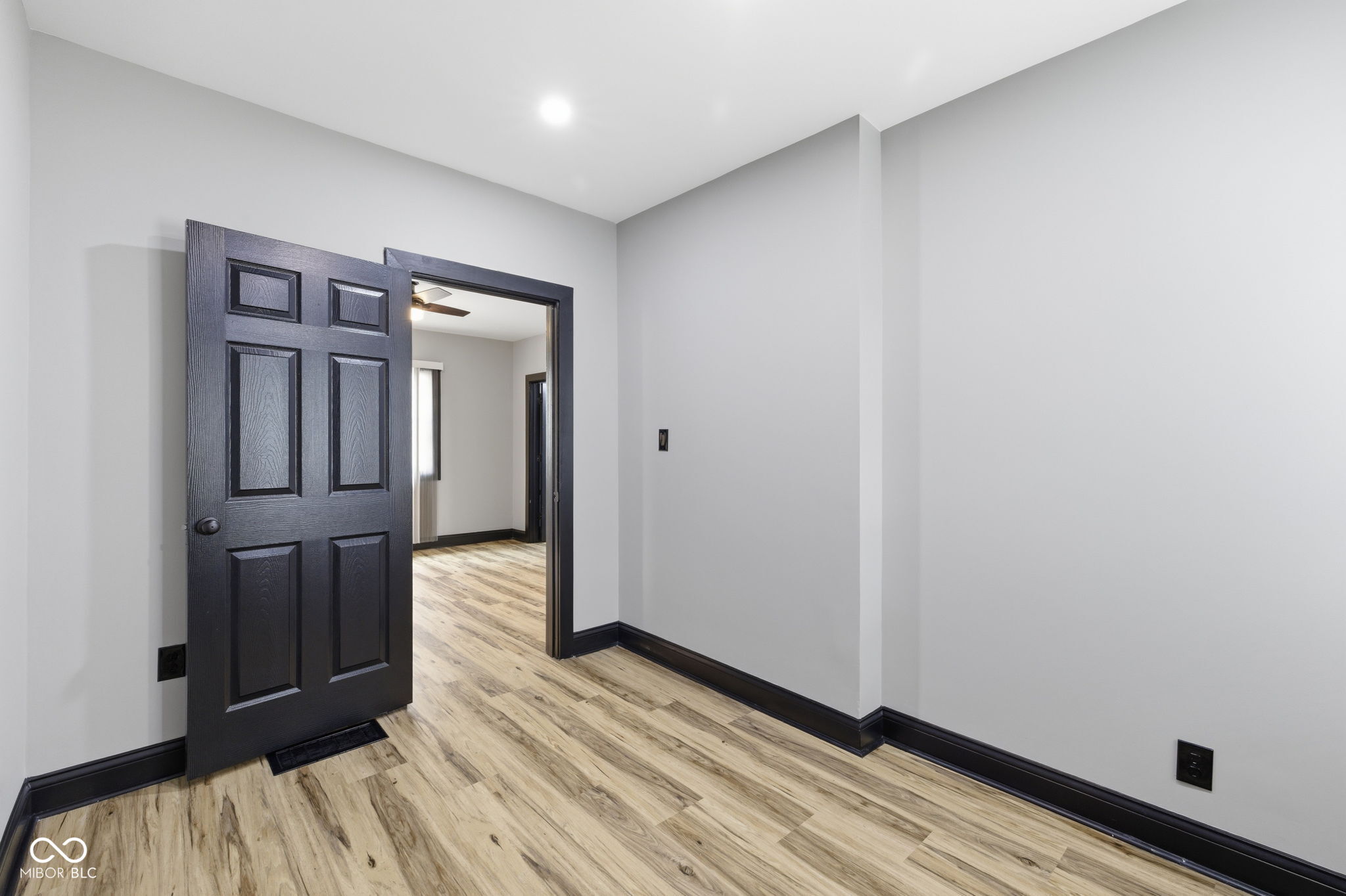 1114 N Mount Street
