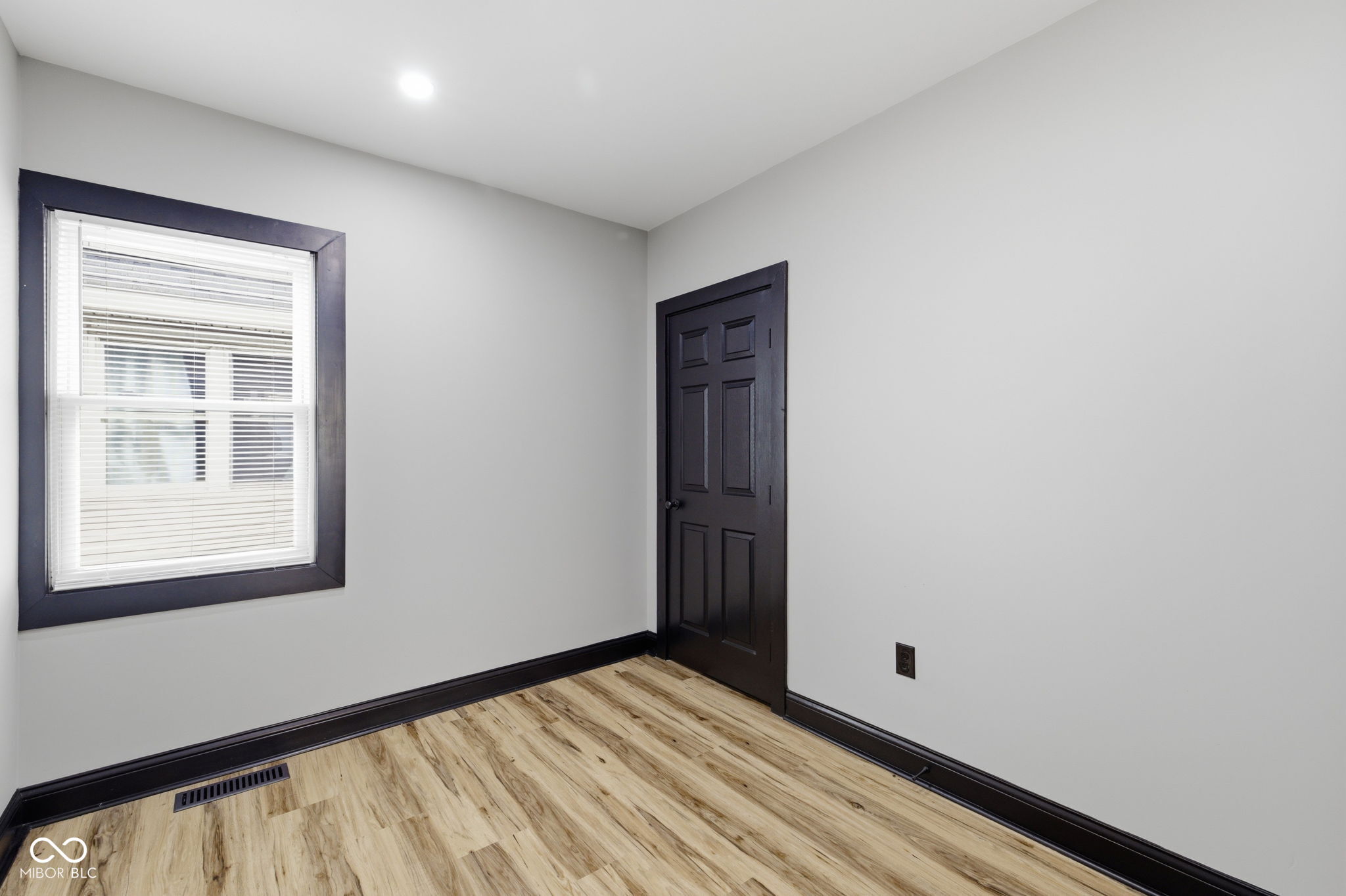 1114 N Mount Street