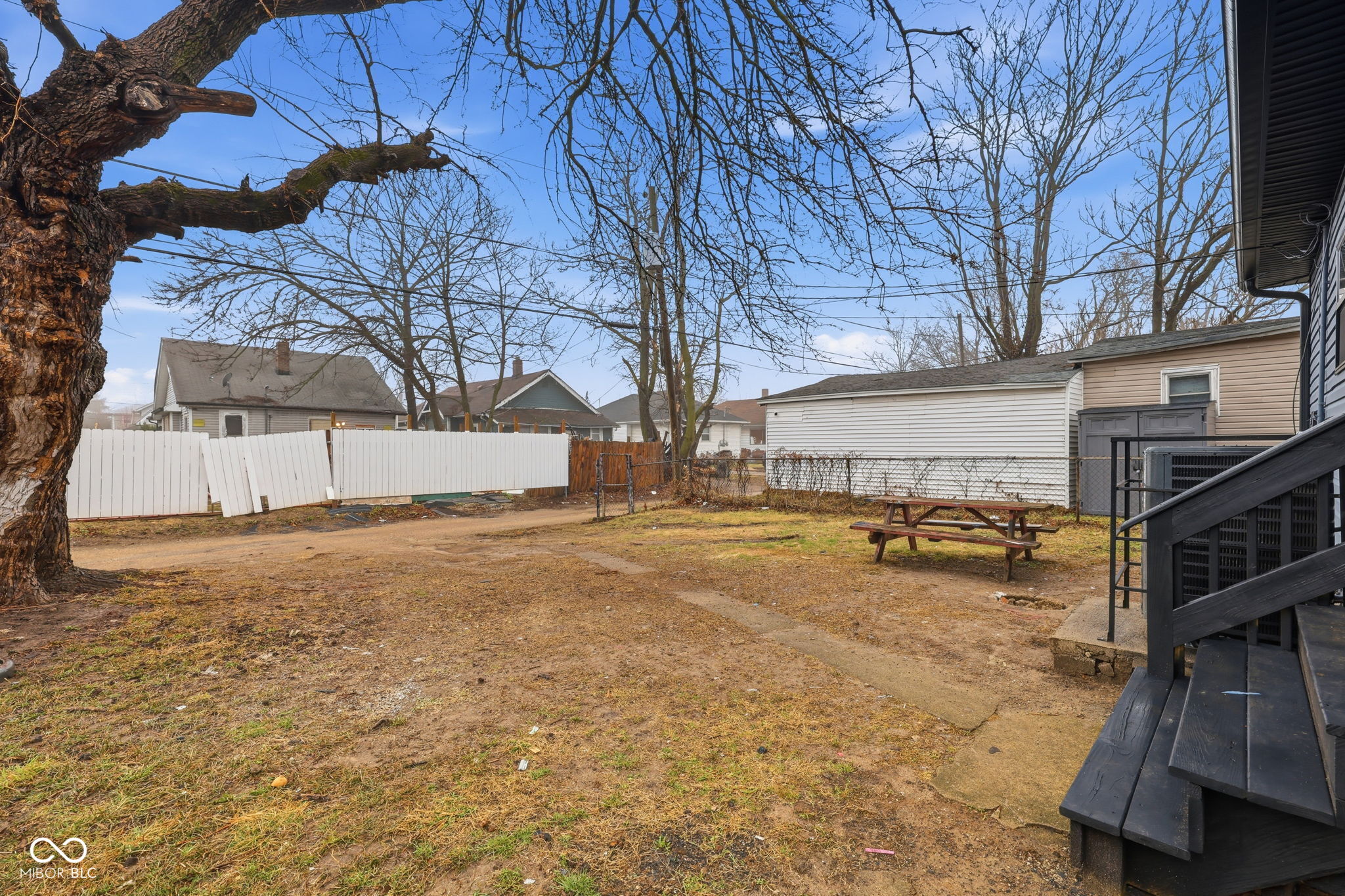 1114 N Mount Street