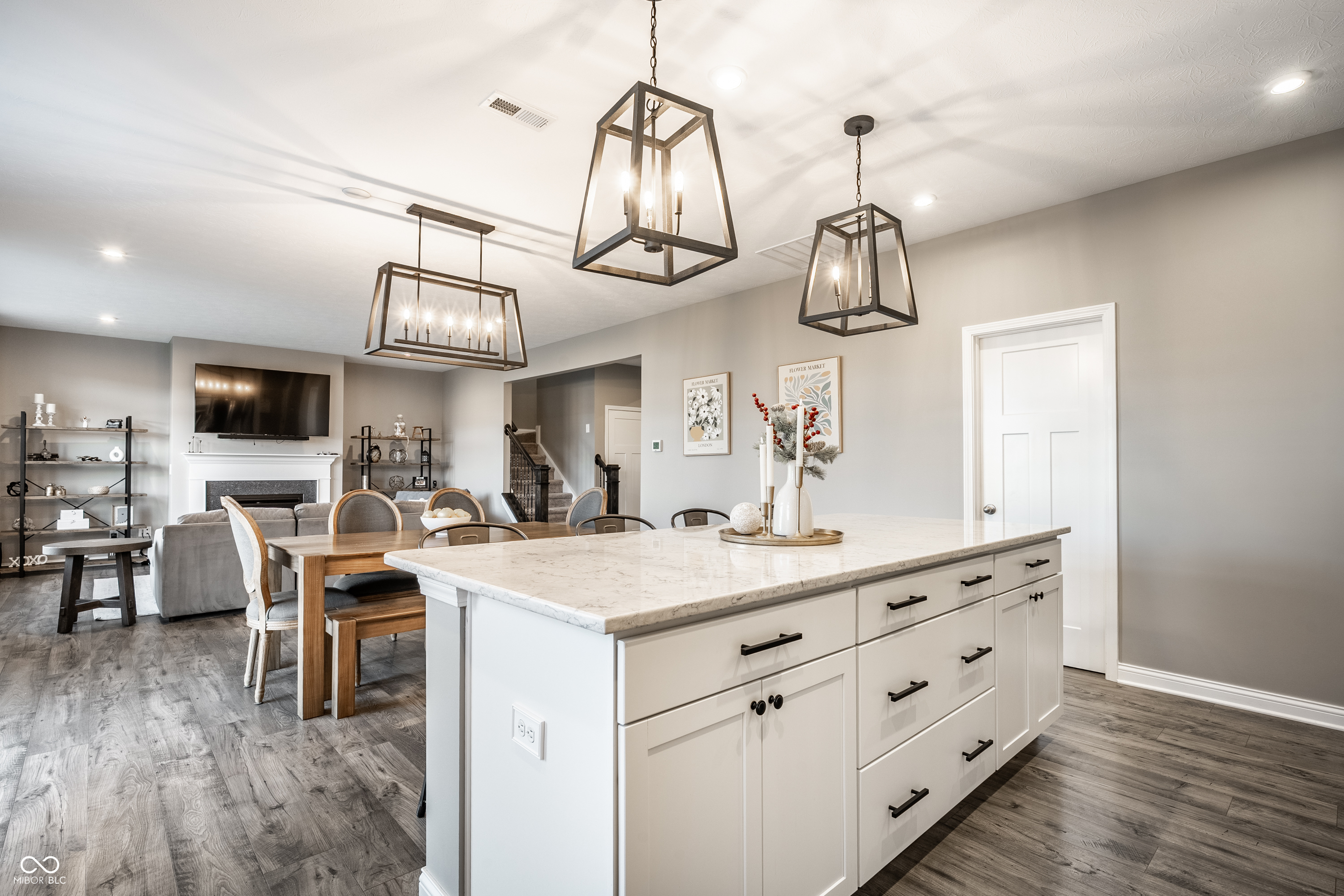 15802 Turntable Court
