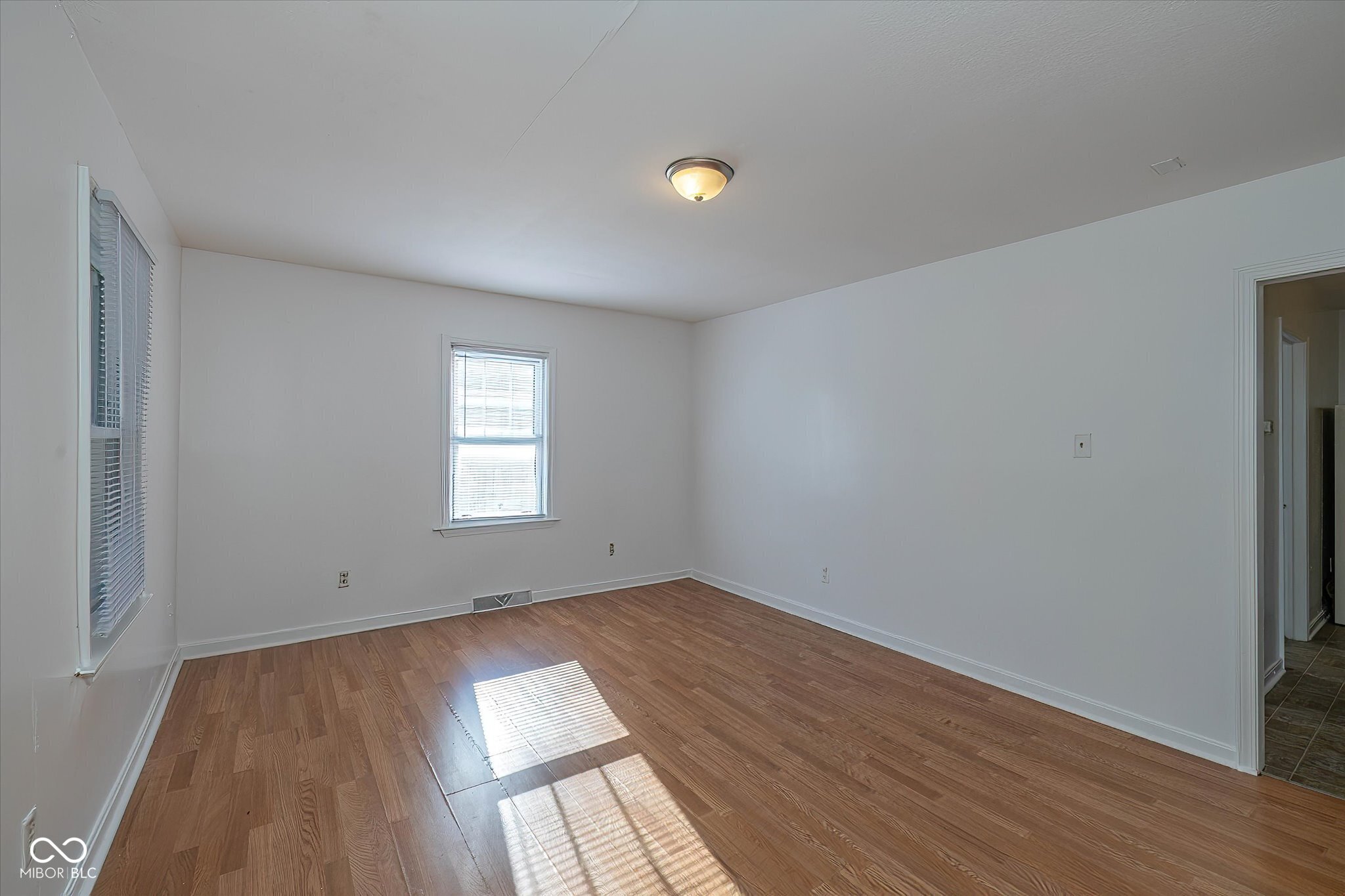 4534 Norwaldo Avenue