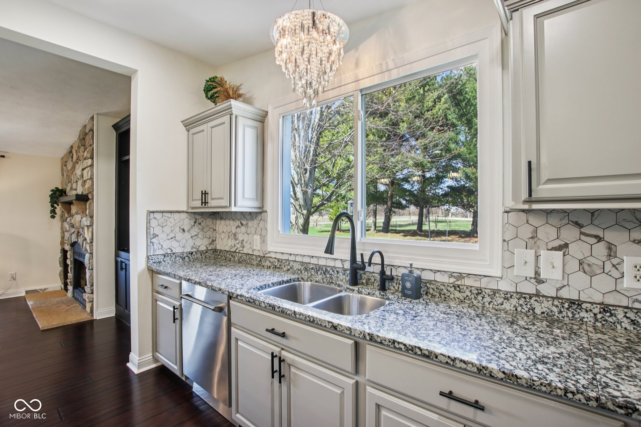 7135 N County Road 300 W