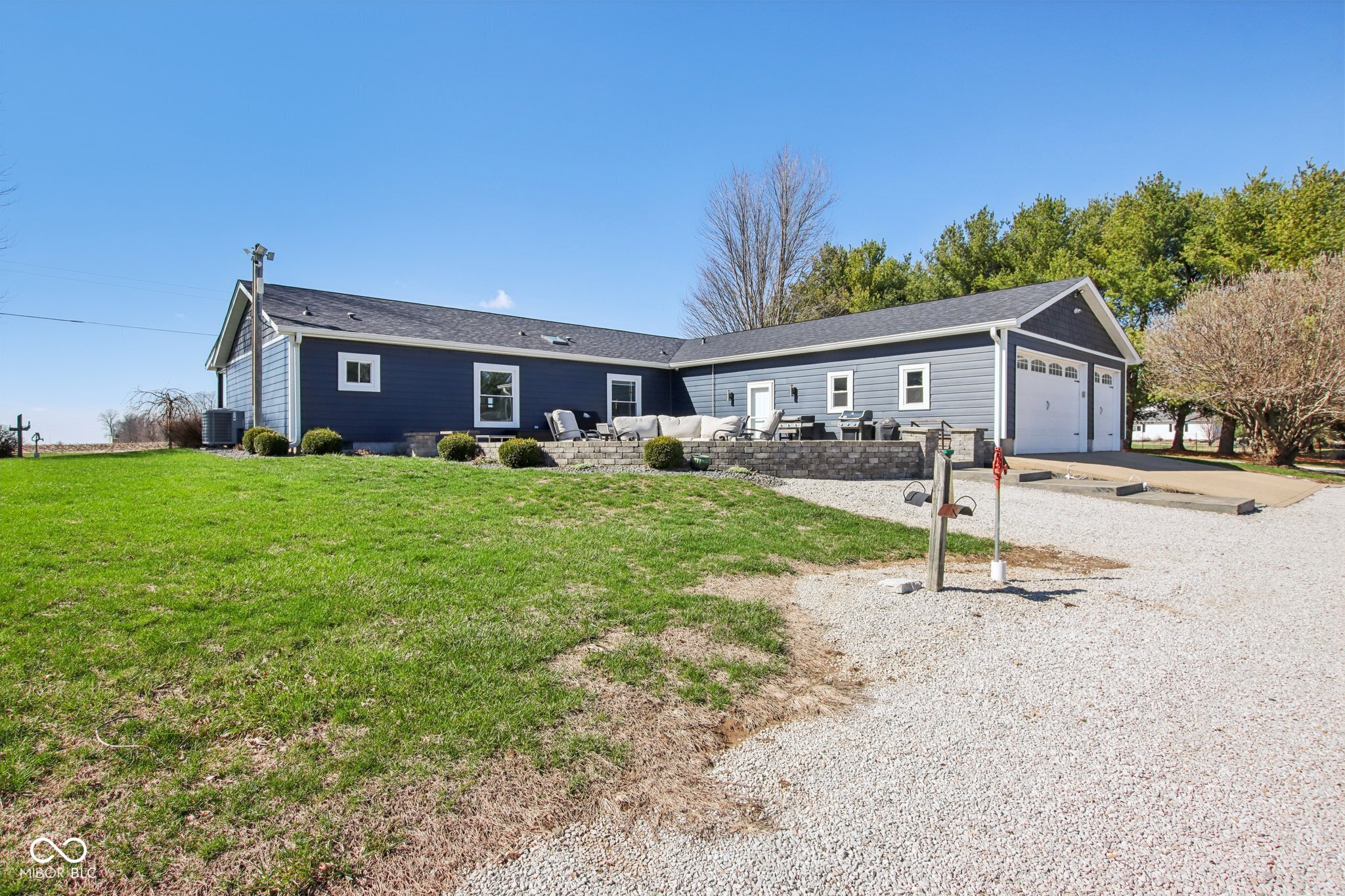 7135 N County Road 300 W