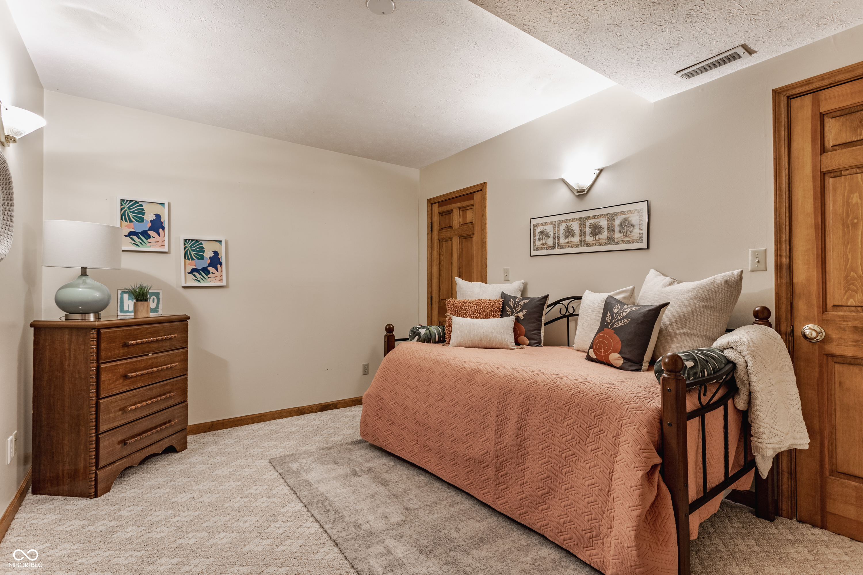 709 Pleasant Point Circle