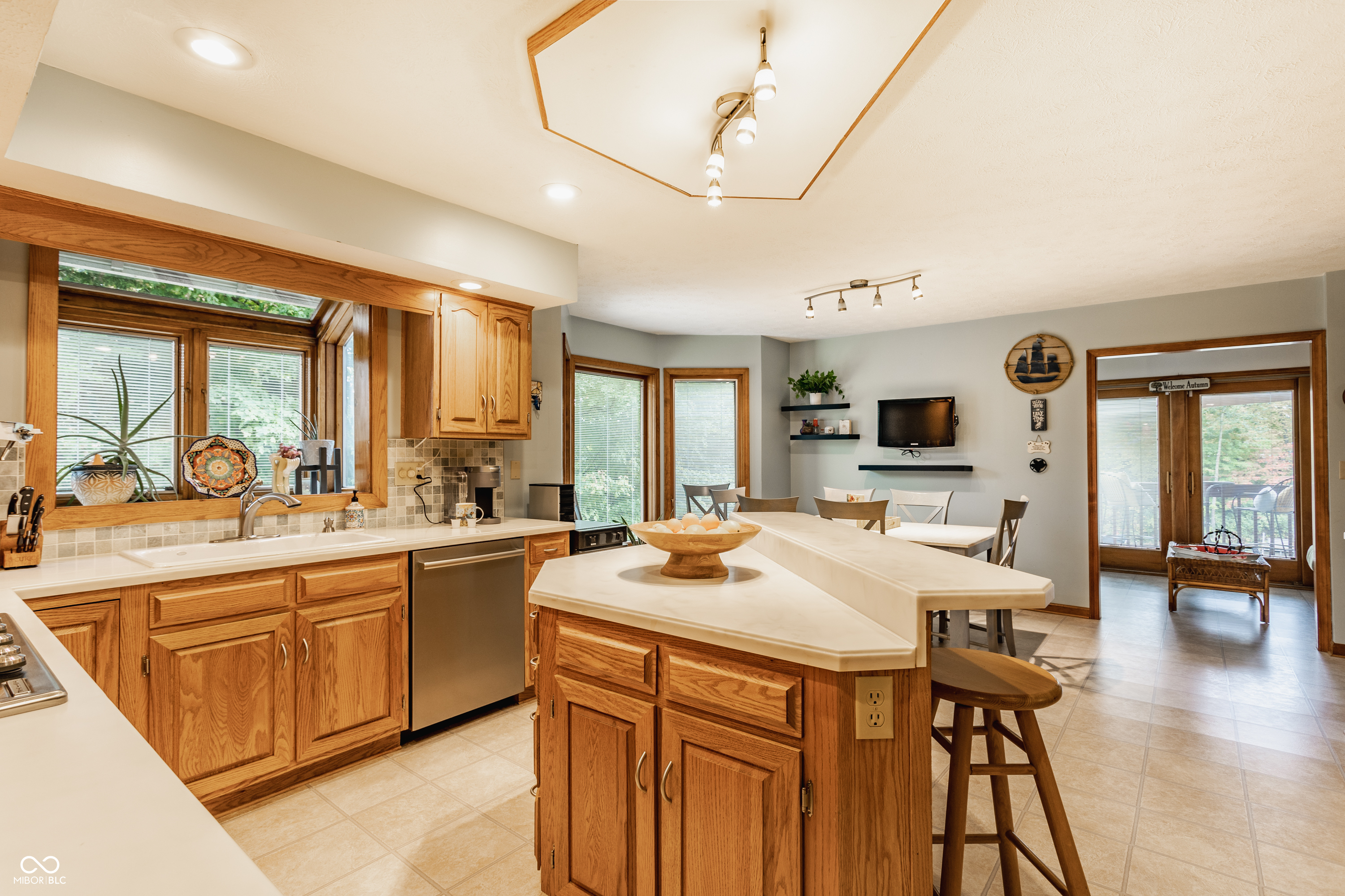 709 Pleasant Point Circle