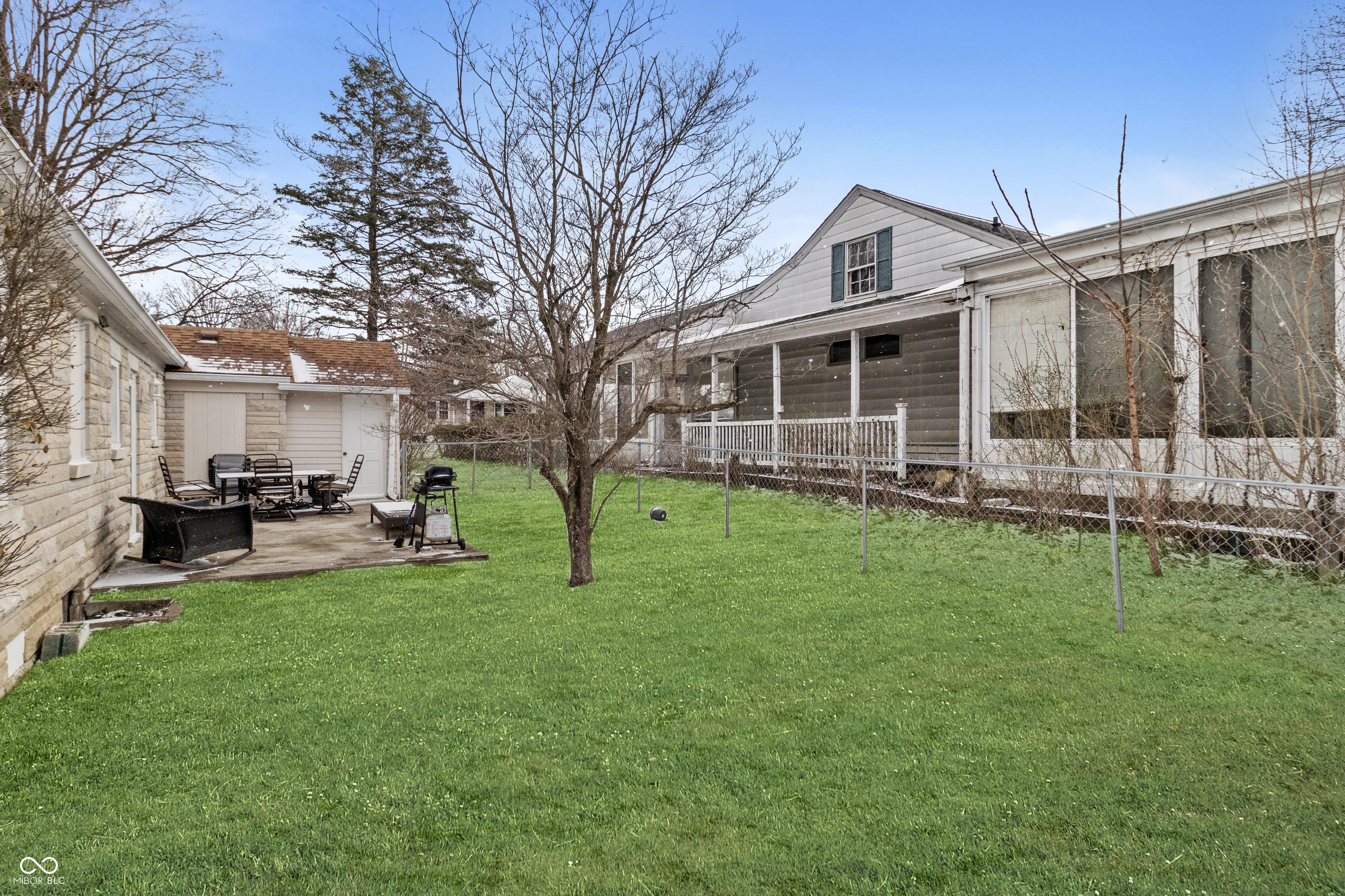 445 N Valley Lane