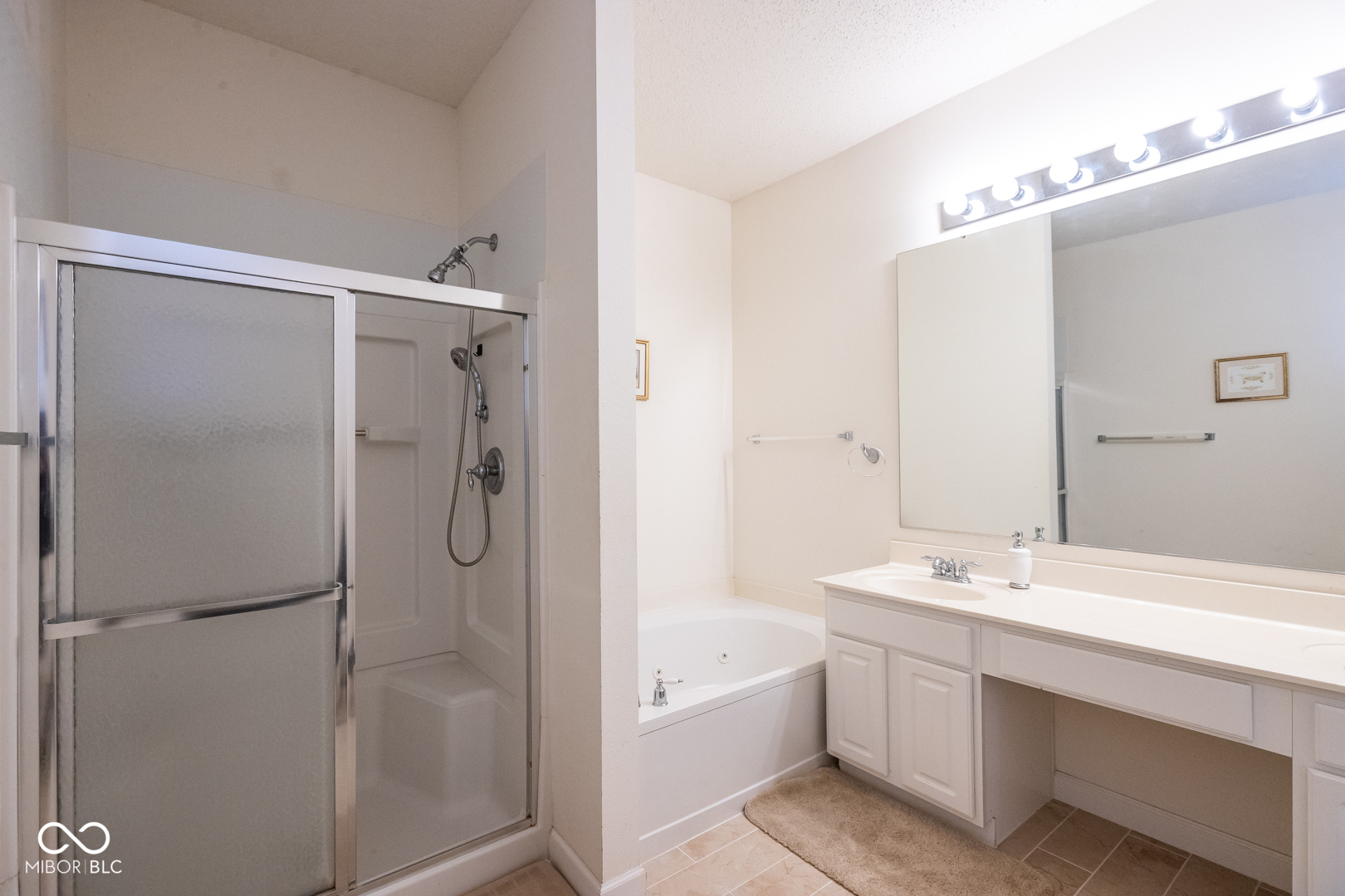 1085 Sassafras Trail