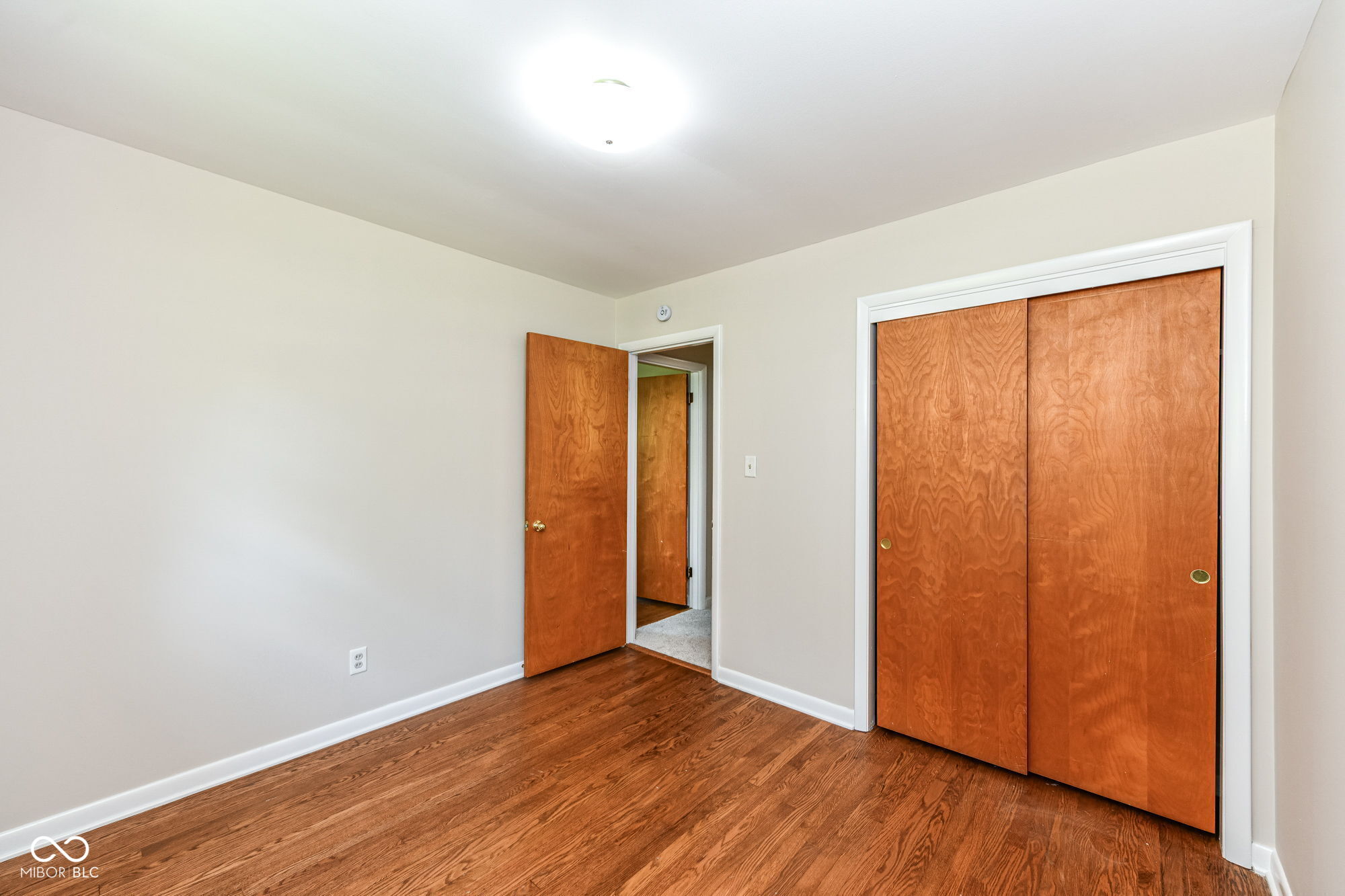 1526 Orchard Park Drive N