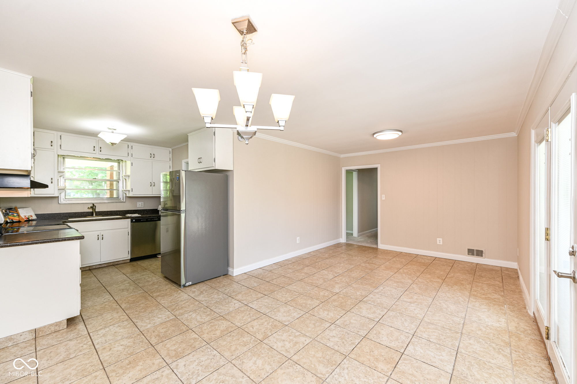 1526 Orchard Park Drive N