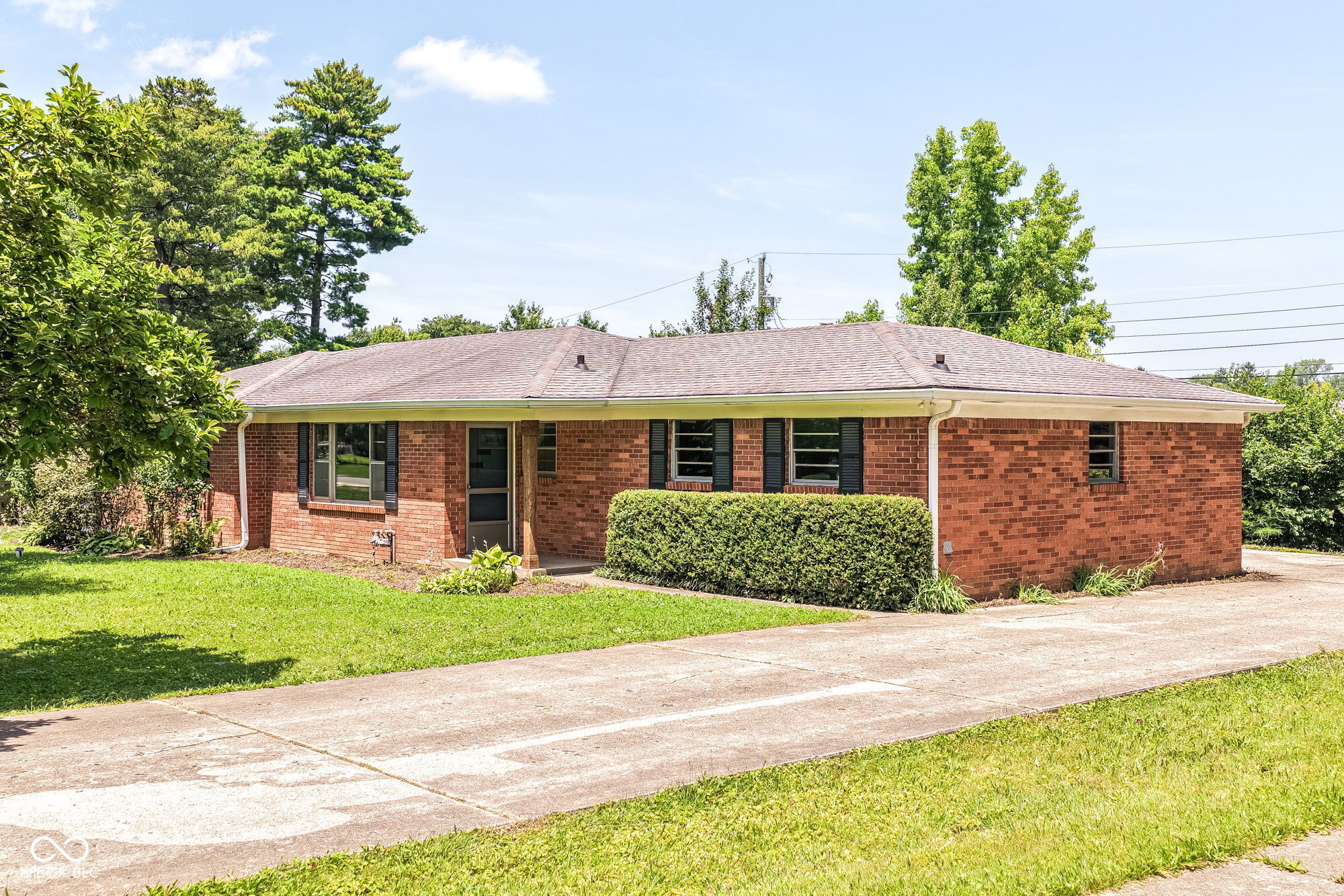 1526 Orchard Park Drive N