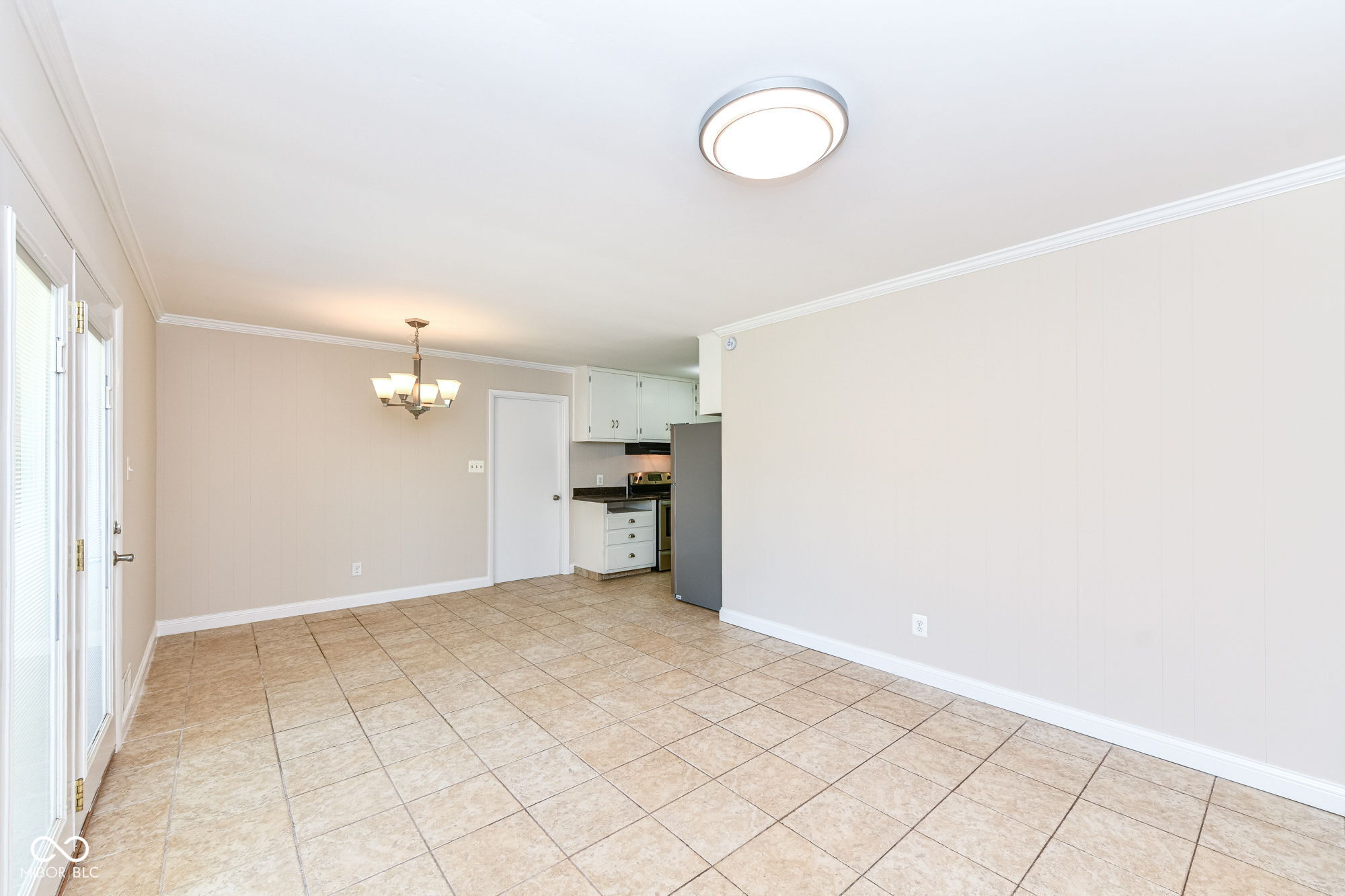 1526 Orchard Park Drive N