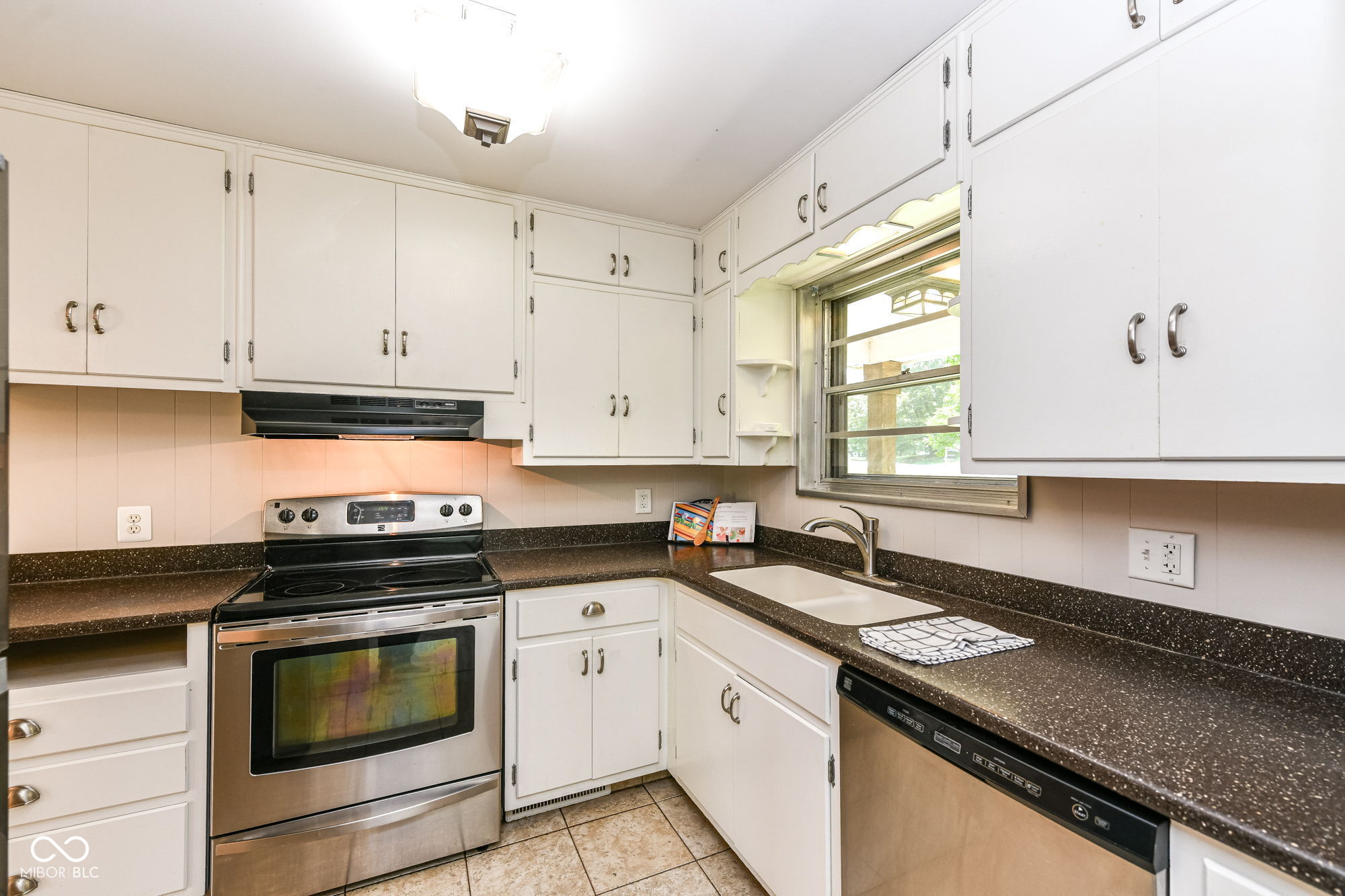 1526 Orchard Park Drive N