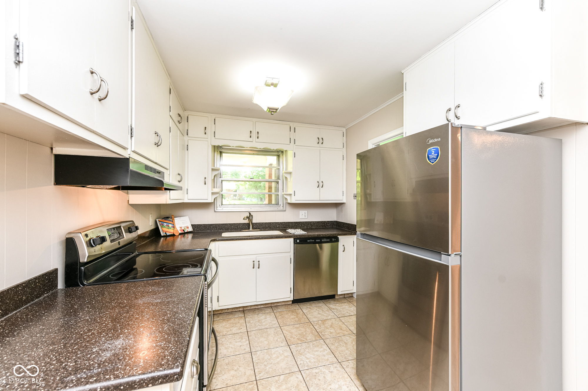 1526 Orchard Park Drive N